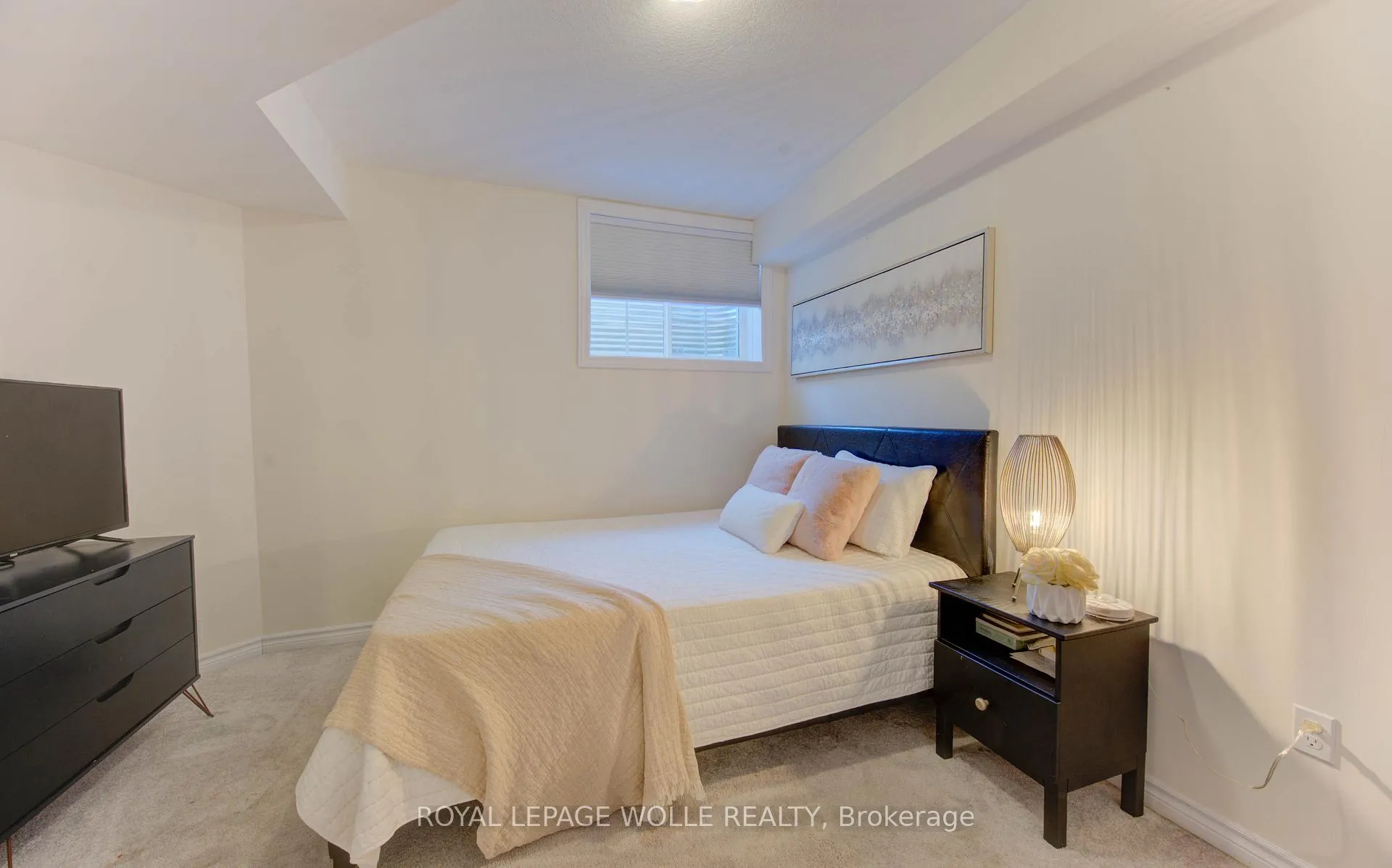 Photo 28 of Unit B, 385 Westwood Drive, Kitchener — HOMEH