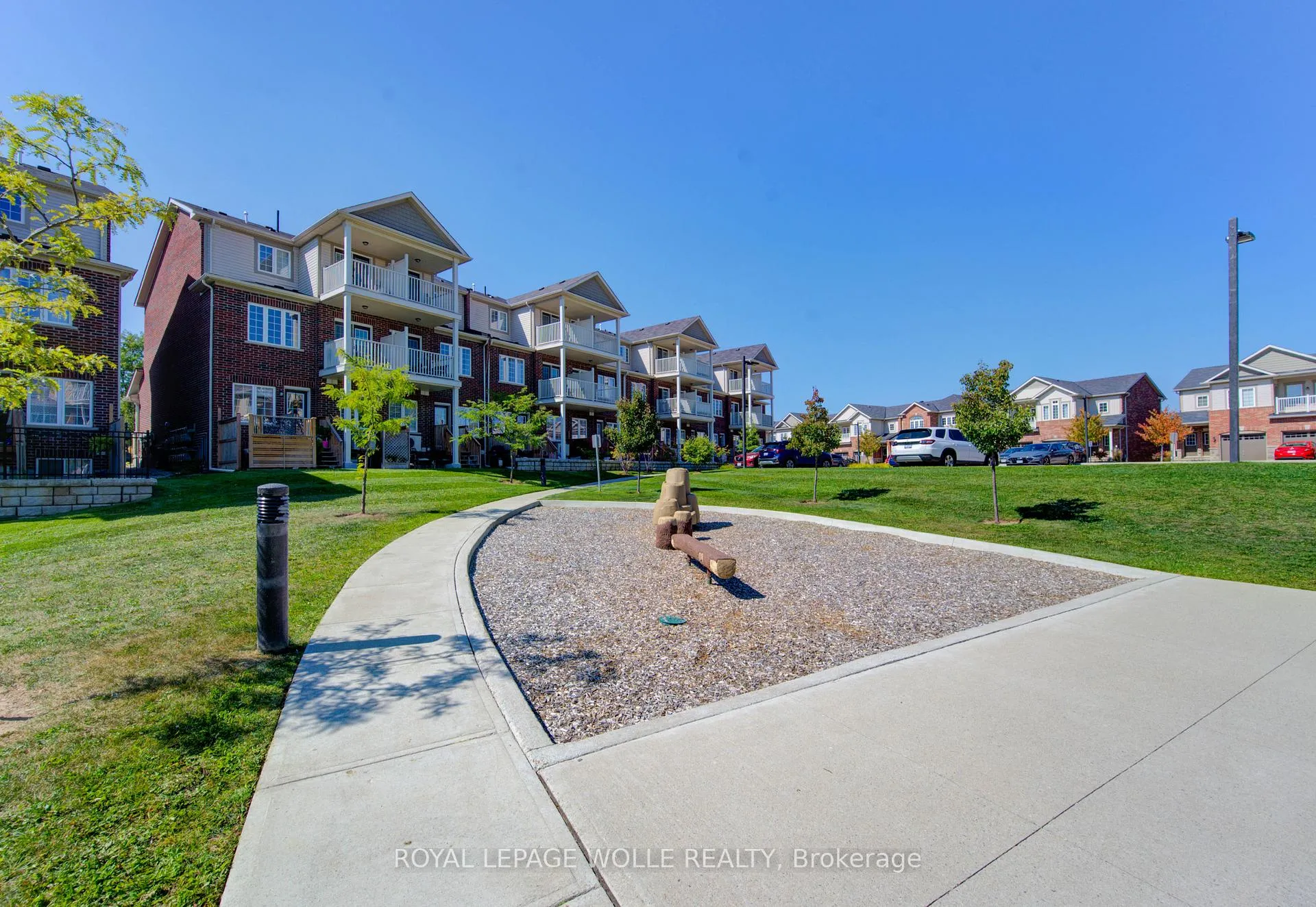 Photo 35 of Unit B, 385 Westwood Drive, Kitchener — HOMEH