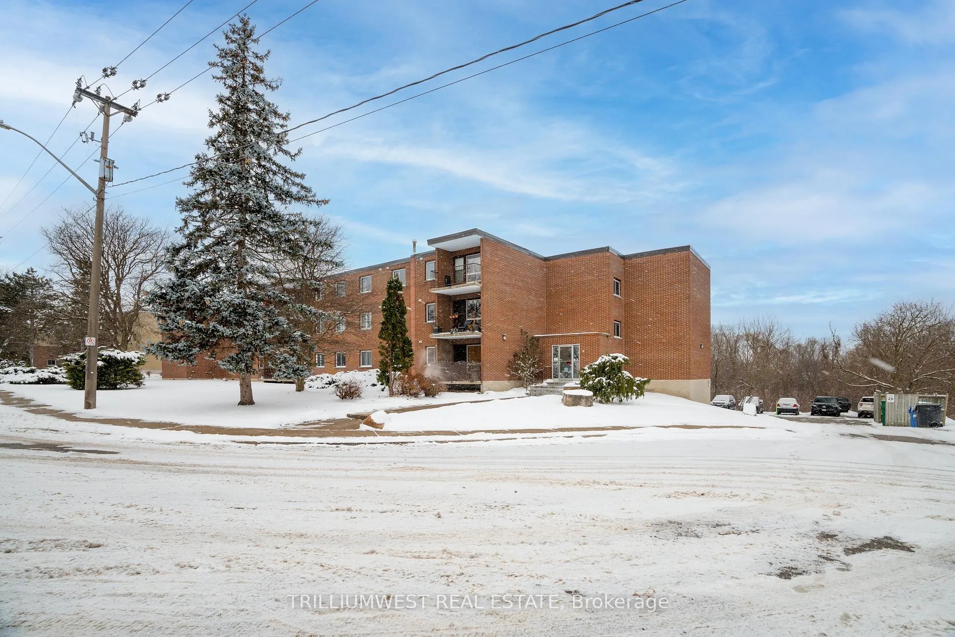 Photo 2 of 4 Avalon Place, Waterloo — HOMEH