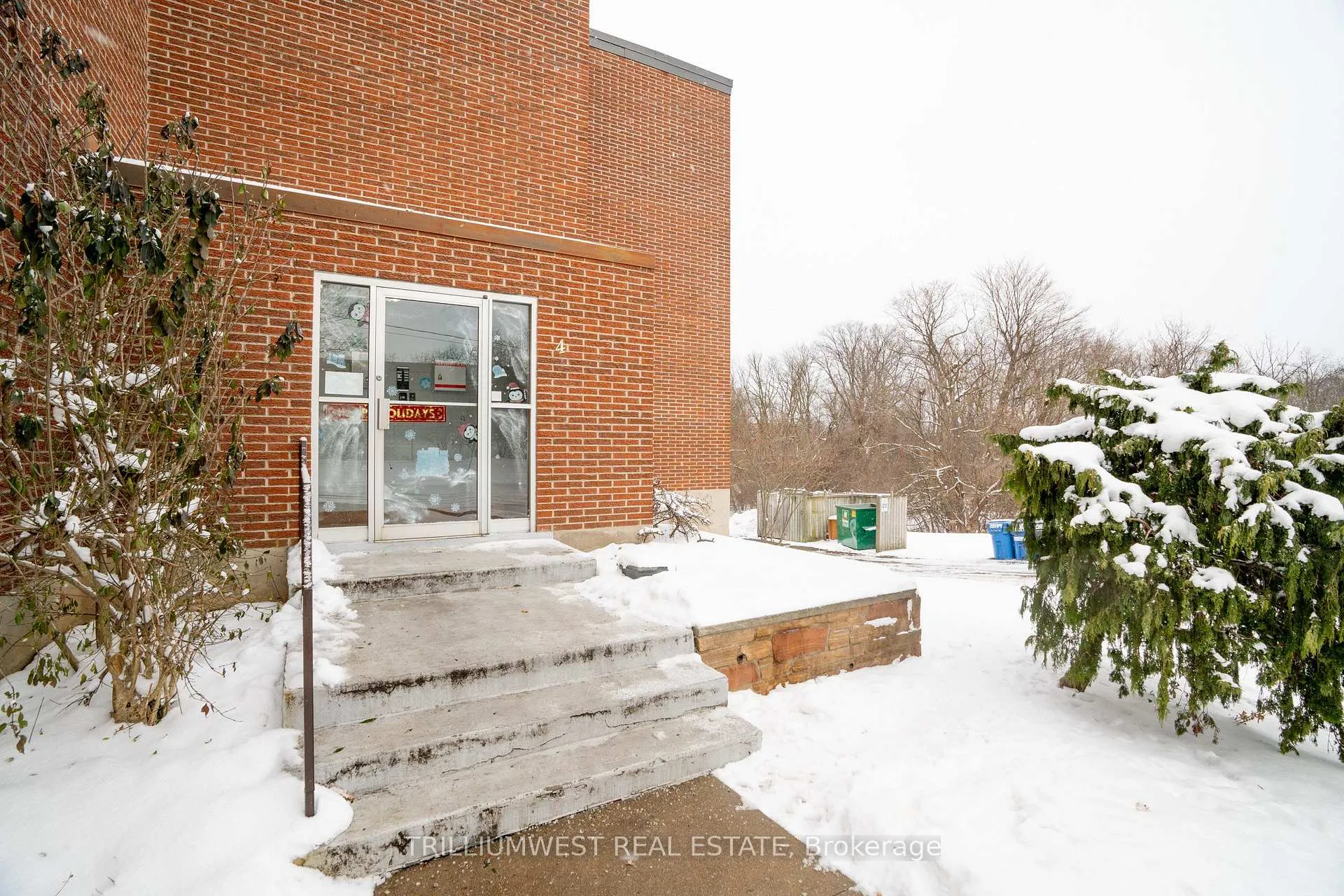 Photo 4 of 4 Avalon Place, Waterloo — HOMEH