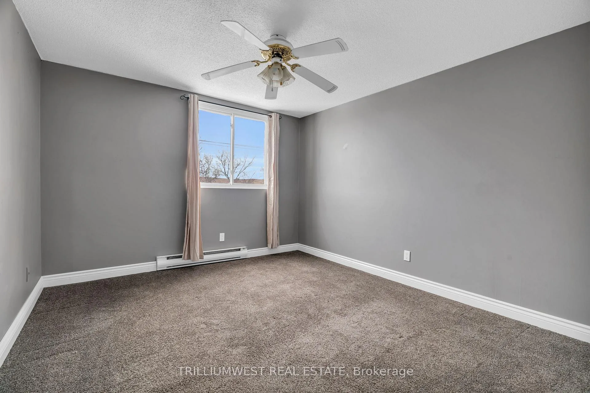 Photo 21 of 4 Avalon Place, Waterloo — HOMEH