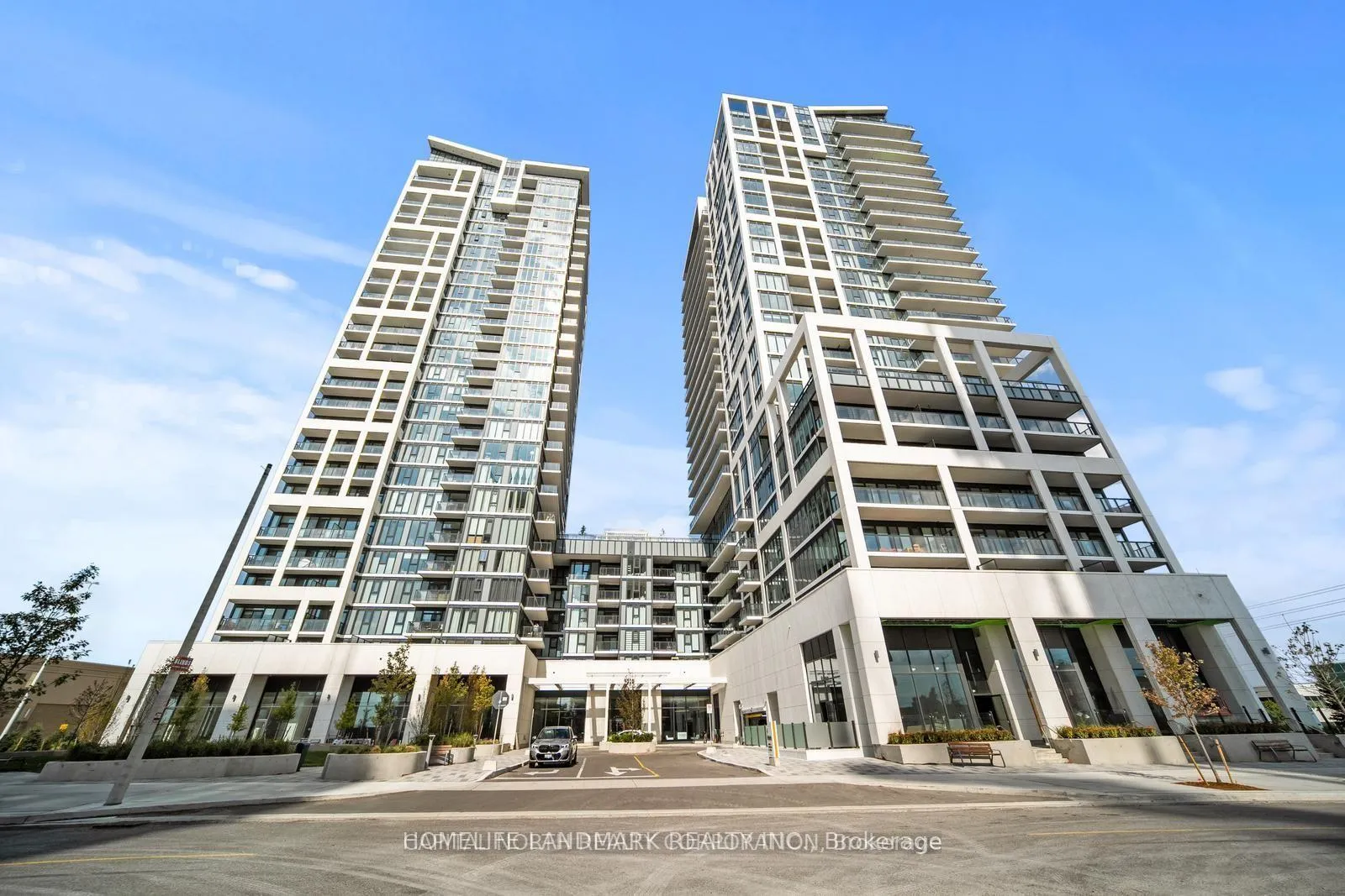 Front of Unit 923, 8960 Jane St Street