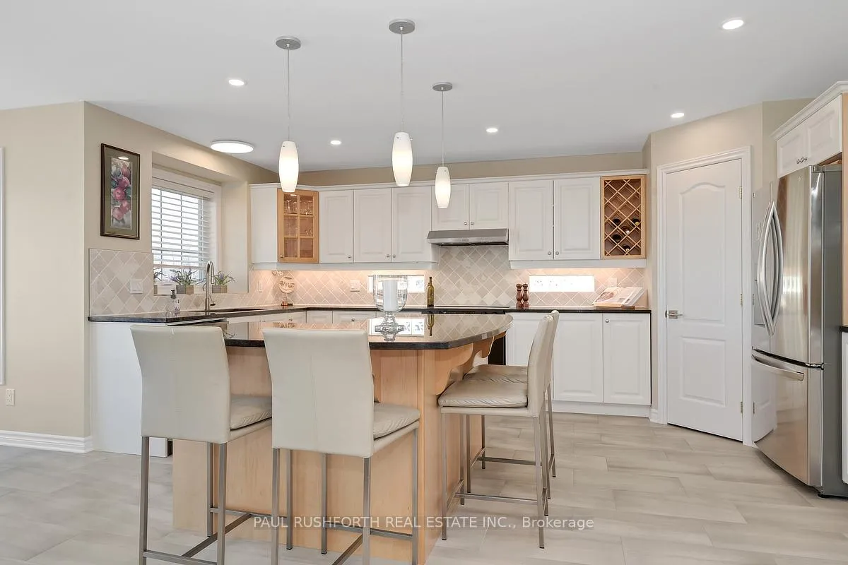 Photo 14 of 22 Blackshire Circle, Ottawa, Barrhaven - Stonebridge — HOMEH