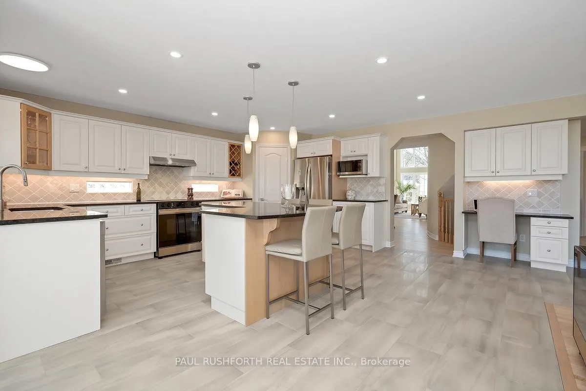 Photo 15 of 22 Blackshire Circle, Ottawa, Barrhaven - Stonebridge — HOMEH