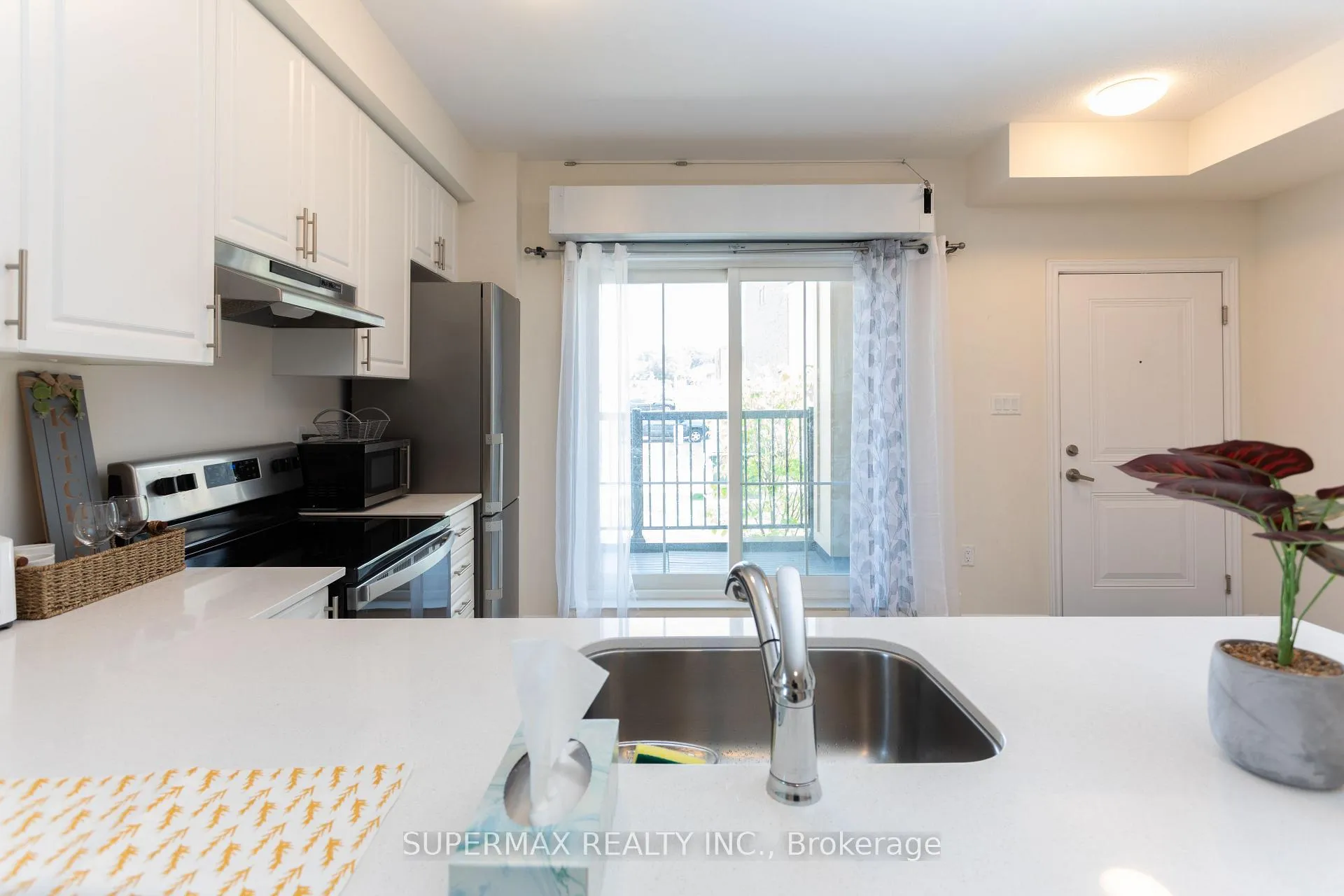Photo 4 of Unit 10, 470 Beresford Path, Oshawa, Central — HOMEH