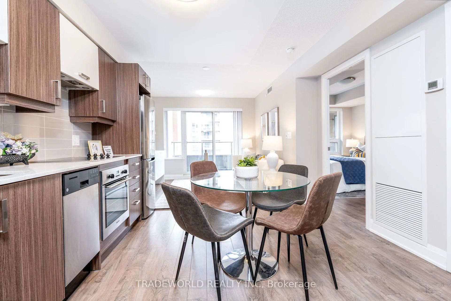 Photo 3 of Unit 631, 18 Uptown Drive, Markham, Unionville — HOMEH