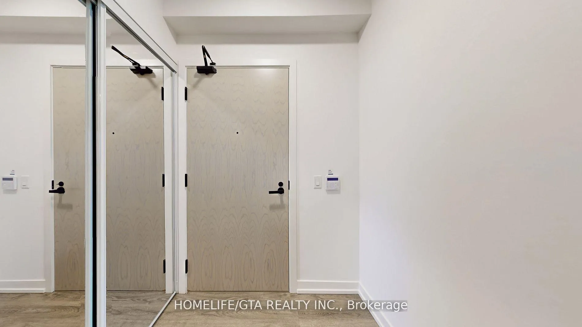 Photo 5 of Unit 1015, 8 Interchange Way, Vaughan, Vaughan Corporate Centre — HOMEH