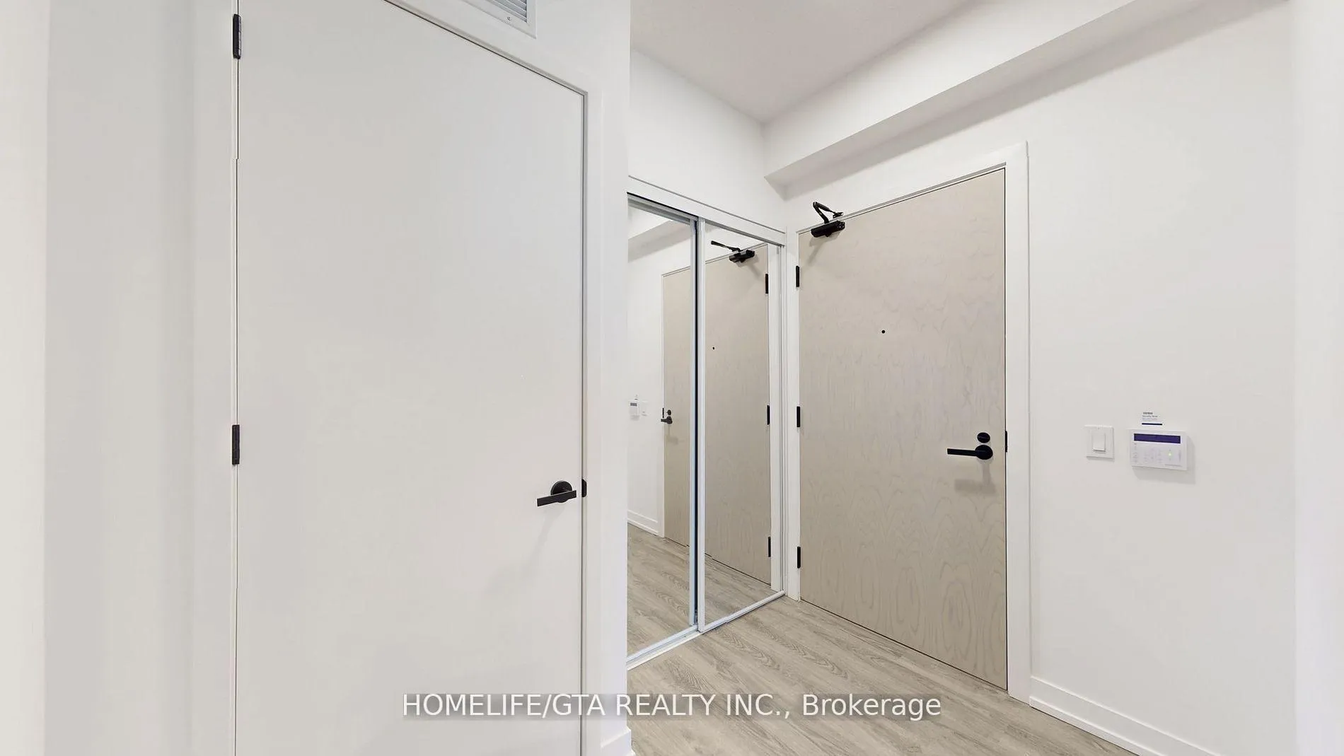 Photo 6 of Unit 1015, 8 Interchange Way, Vaughan, Vaughan Corporate Centre — HOMEH