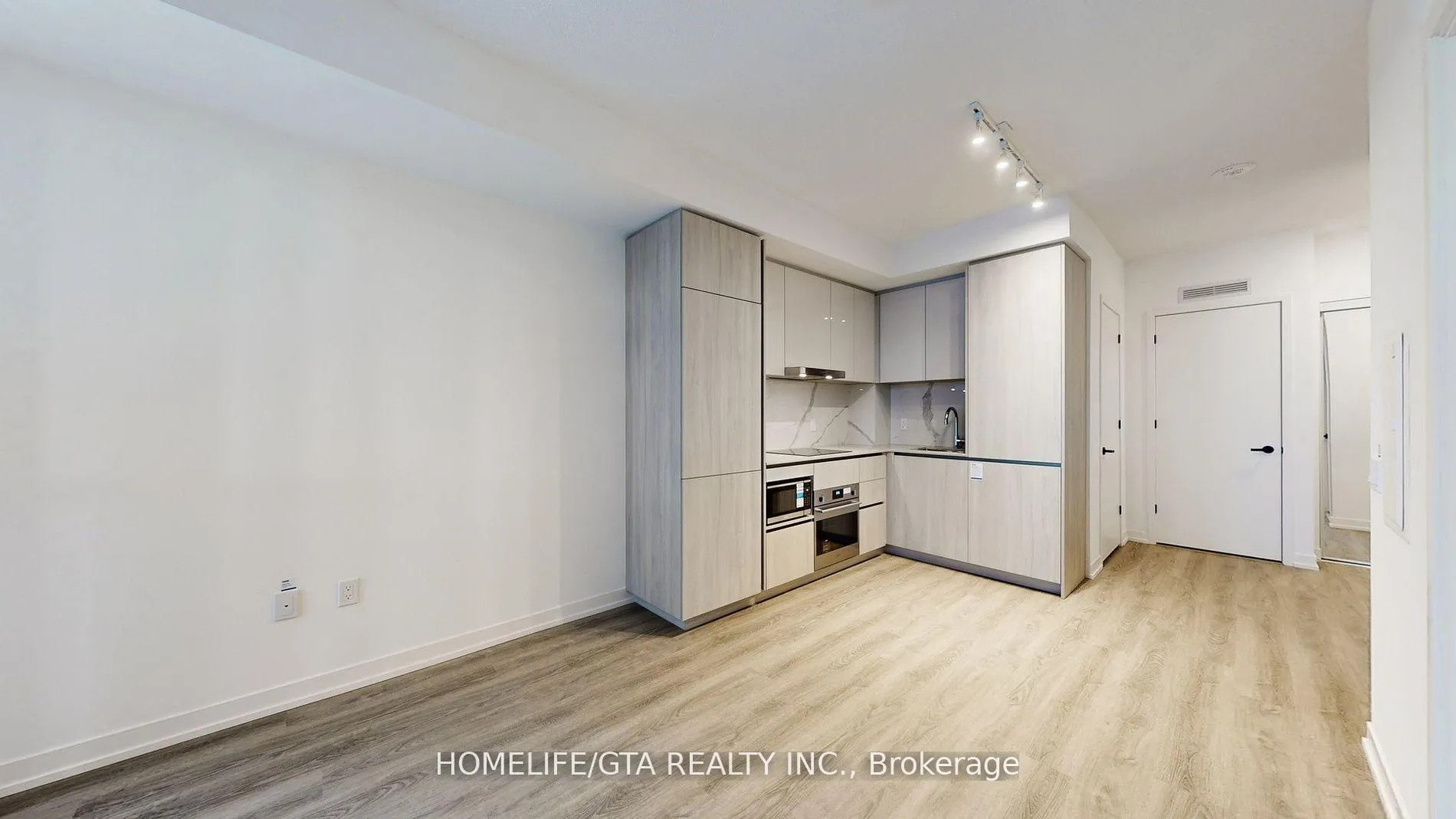 Photo 13 of Unit 1015, 8 Interchange Way, Vaughan, Vaughan Corporate Centre — HOMEH