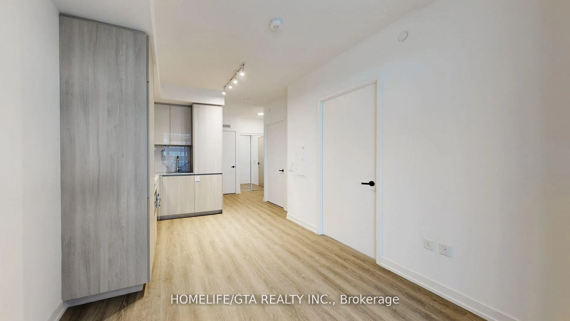 Photo 14 of Unit 1015, 8 Interchange Way, Vaughan, Vaughan Corporate Centre — HOMEH