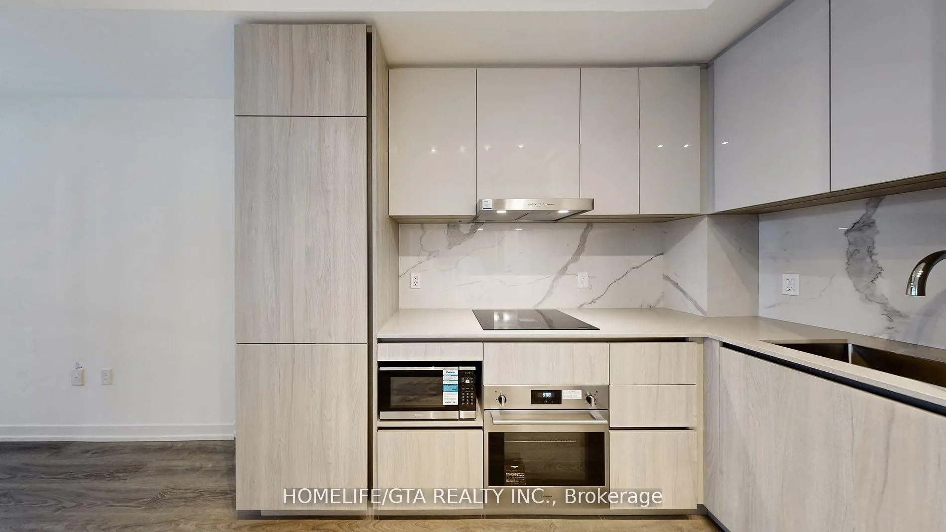 Photo 16 of Unit 1015, 8 Interchange Way, Vaughan, Vaughan Corporate Centre — HOMEH