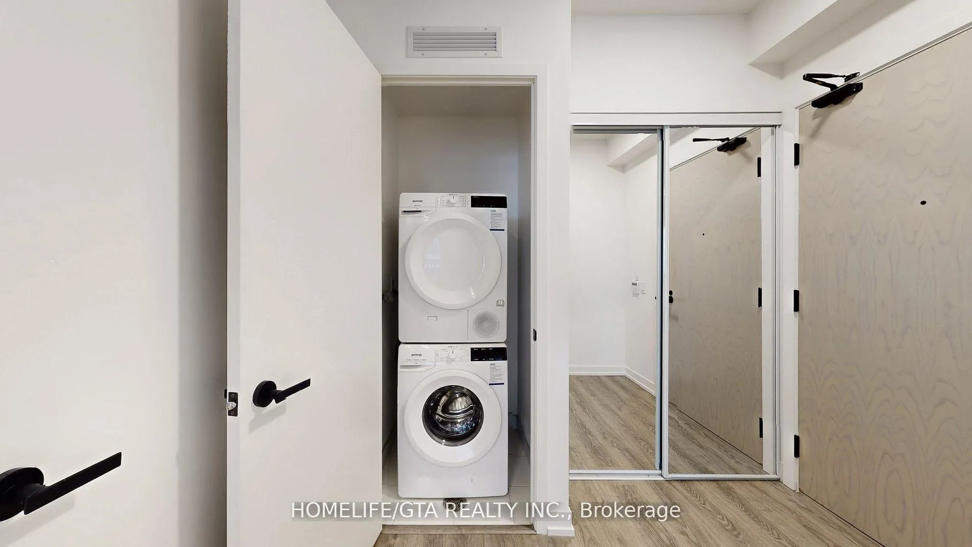 Photo 27 of Unit 1015, 8 Interchange Way, Vaughan, Vaughan Corporate Centre — HOMEH