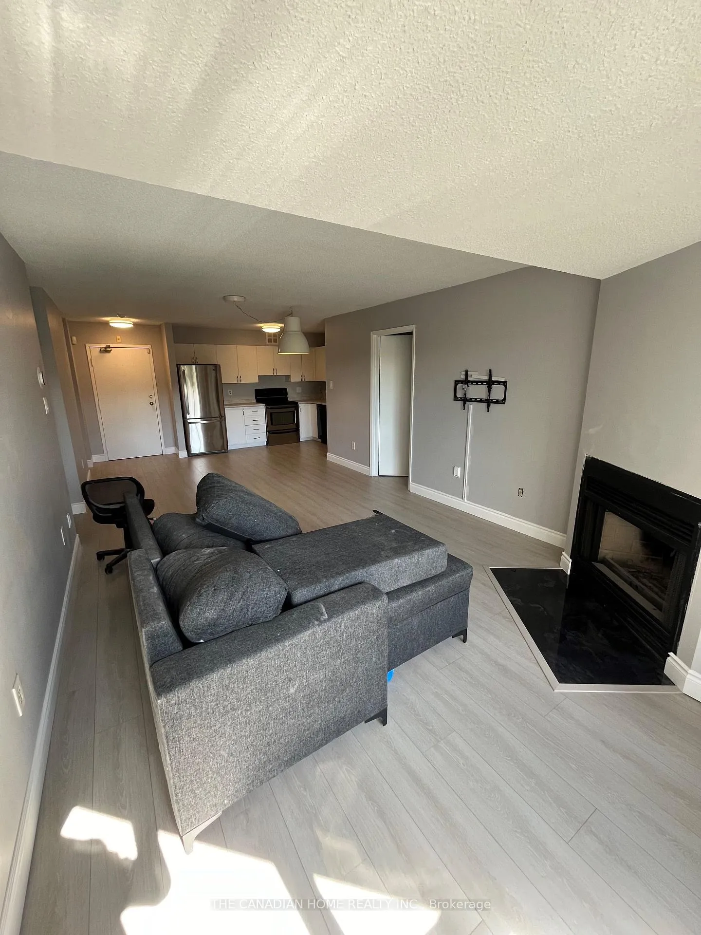 Photo 7 of Unit 412, 15 Hofstetter Avenue, Kitchener — HOMEH