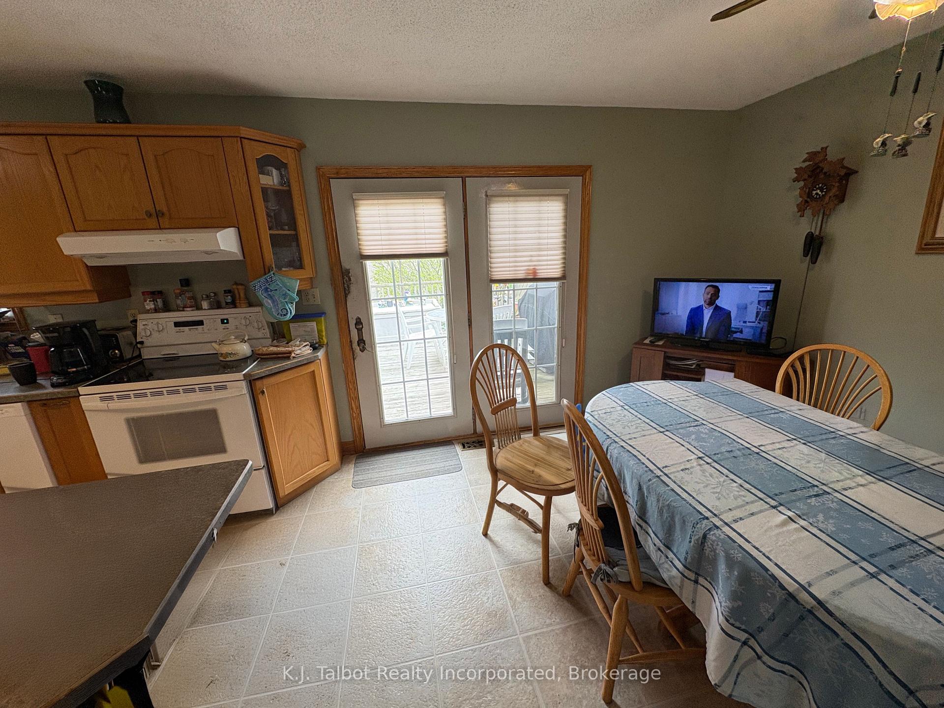 Photo 12 of 275 Warren Street, Goderich, Goderich (Town) — HOMEH