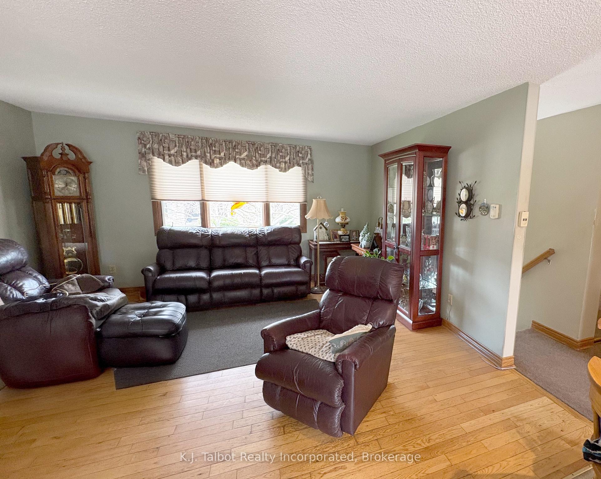 Photo 13 of 275 Warren Street, Goderich, Goderich (Town) — HOMEH