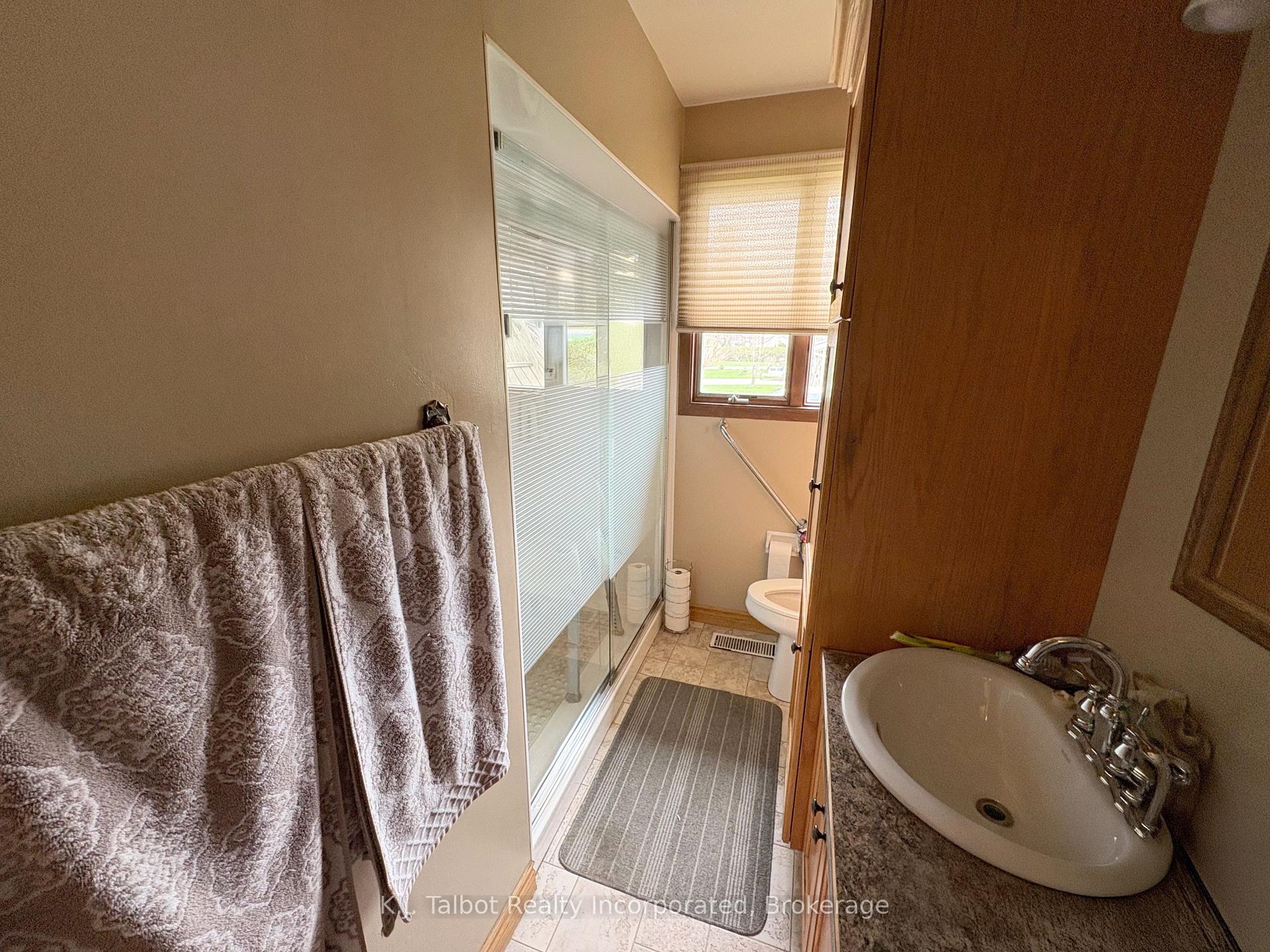 Photo 14 of 275 Warren Street, Goderich, Goderich (Town) — HOMEH