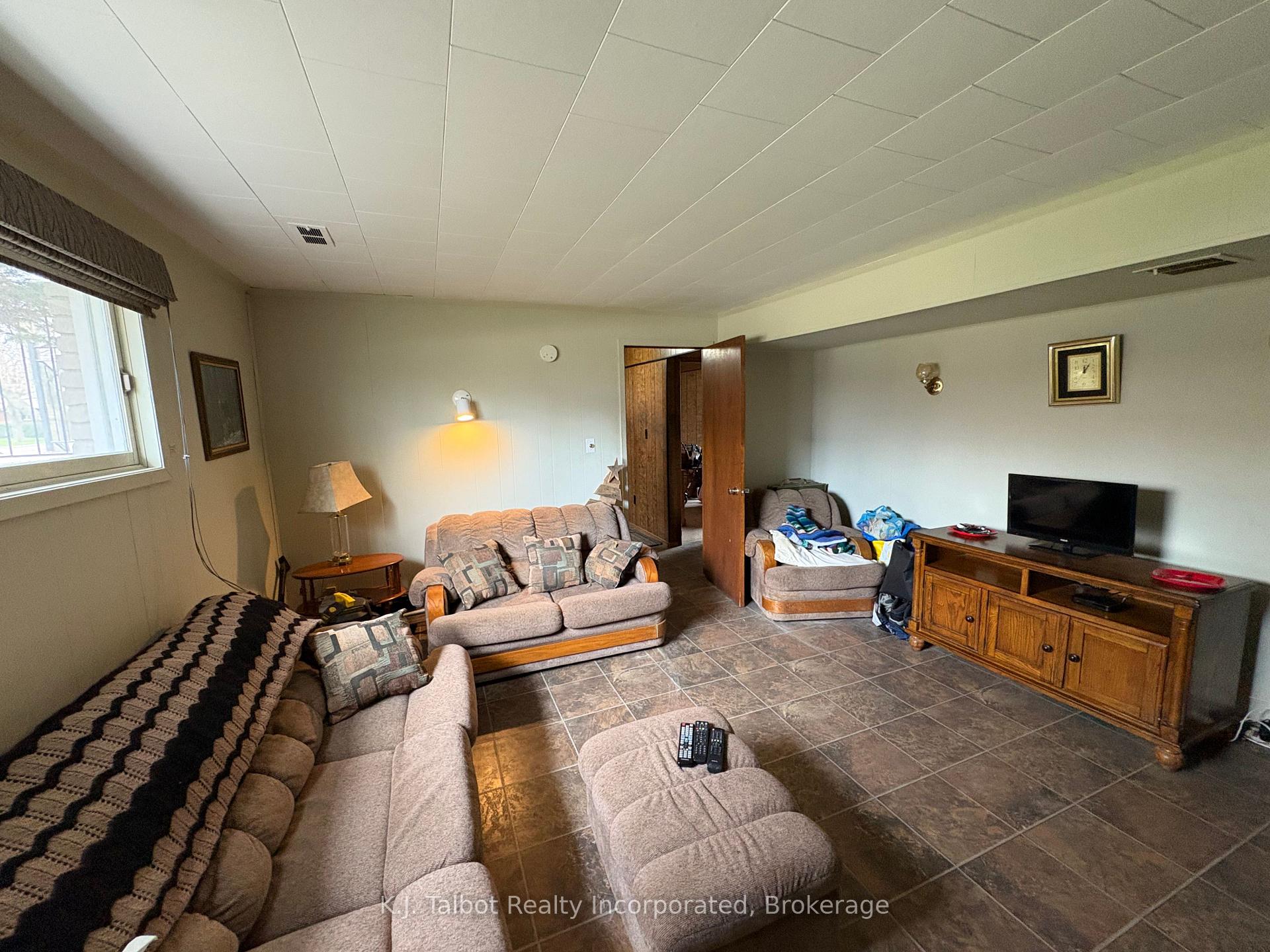 Photo 23 of 275 Warren Street, Goderich, Goderich (Town) — HOMEH
