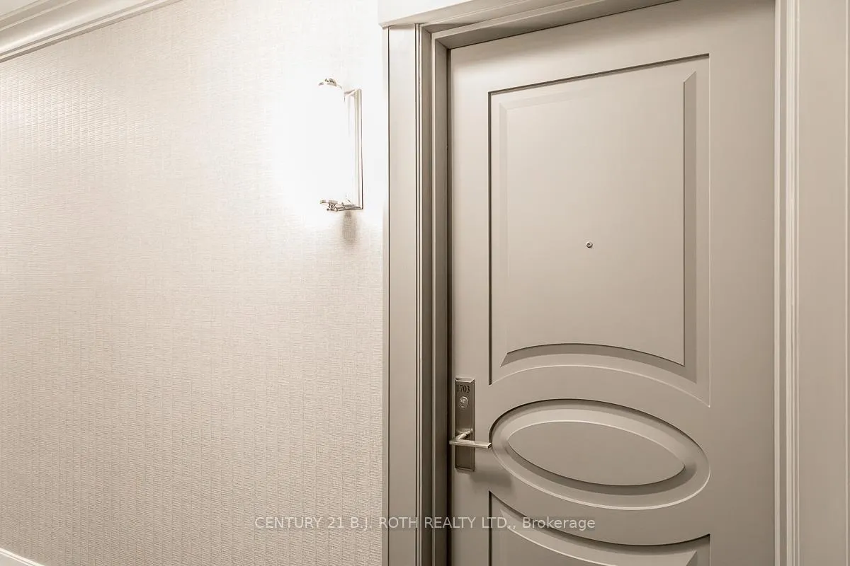 Photo 4 of 9075 Jane Street, Vaughan, Concord — HOMEH