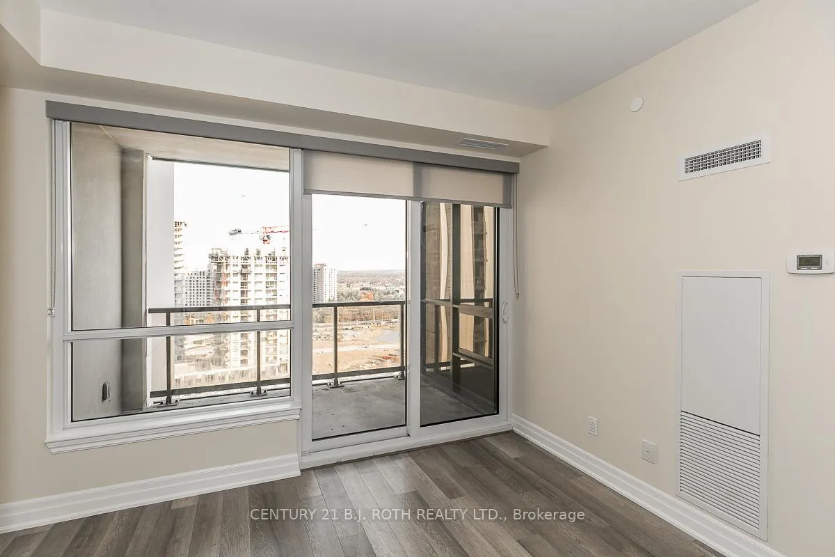 Photo 10 of 9075 Jane Street, Vaughan, Concord — HOMEH