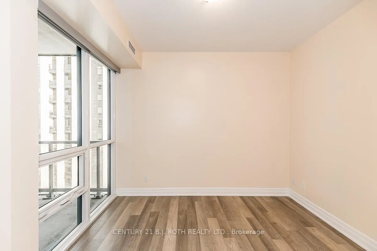 Photo 14 of 9075 Jane Street, Vaughan, Concord — HOMEH