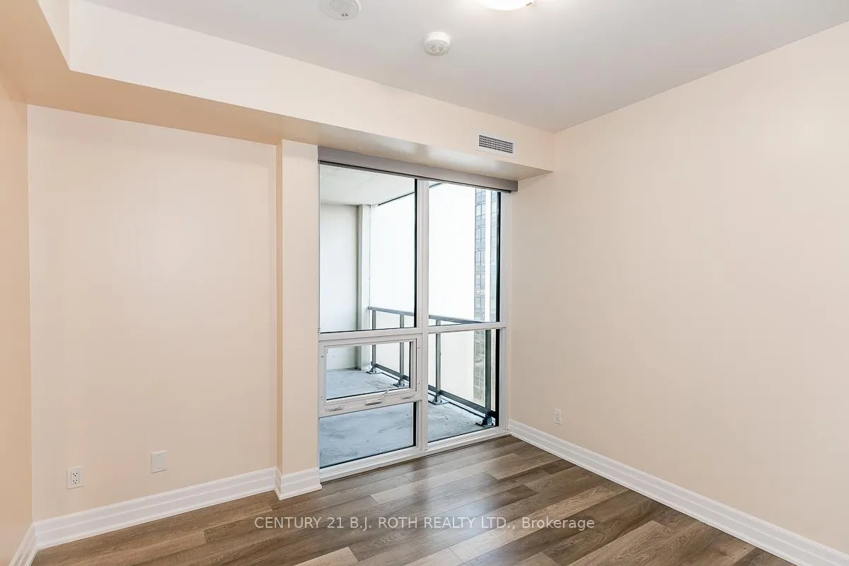 Photo 15 of 9075 Jane Street, Vaughan, Concord — HOMEH