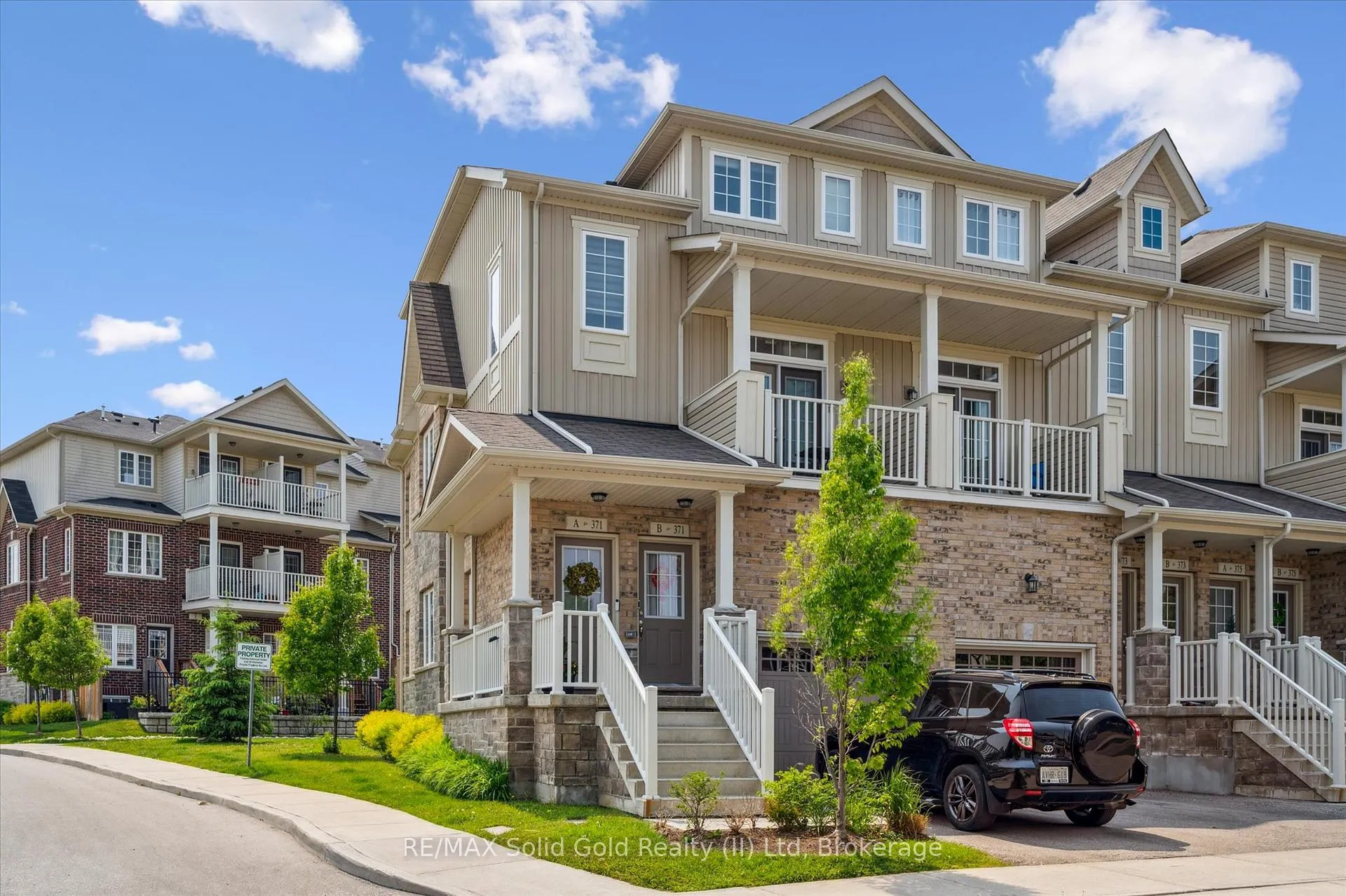 Photo 2 of 371A Westwood Drive E, Kitchener — HOMEH