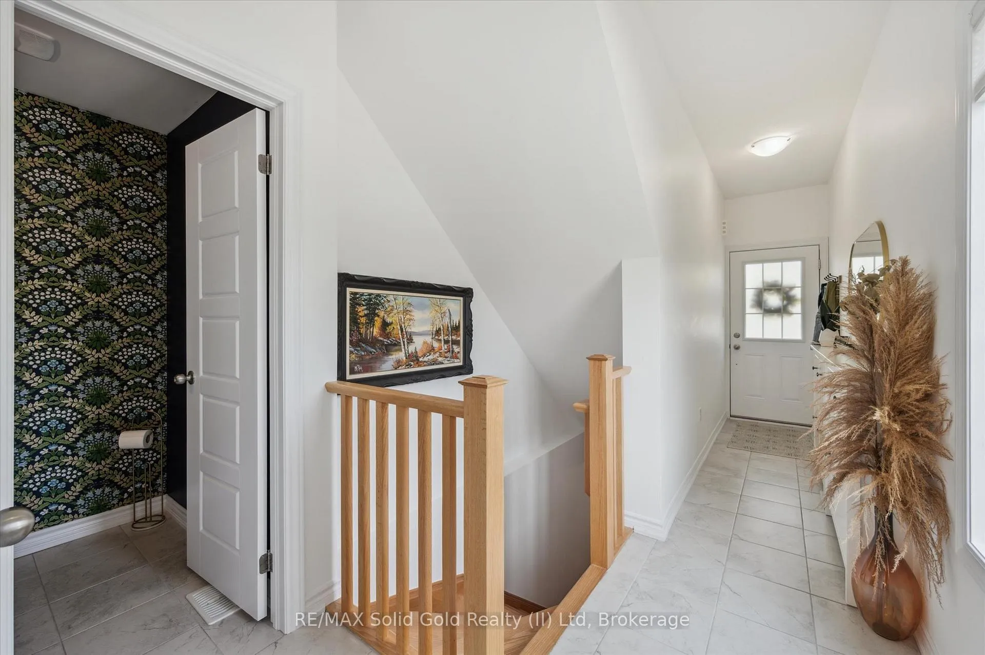 Photo 5 of 371A Westwood Drive E, Kitchener — HOMEH