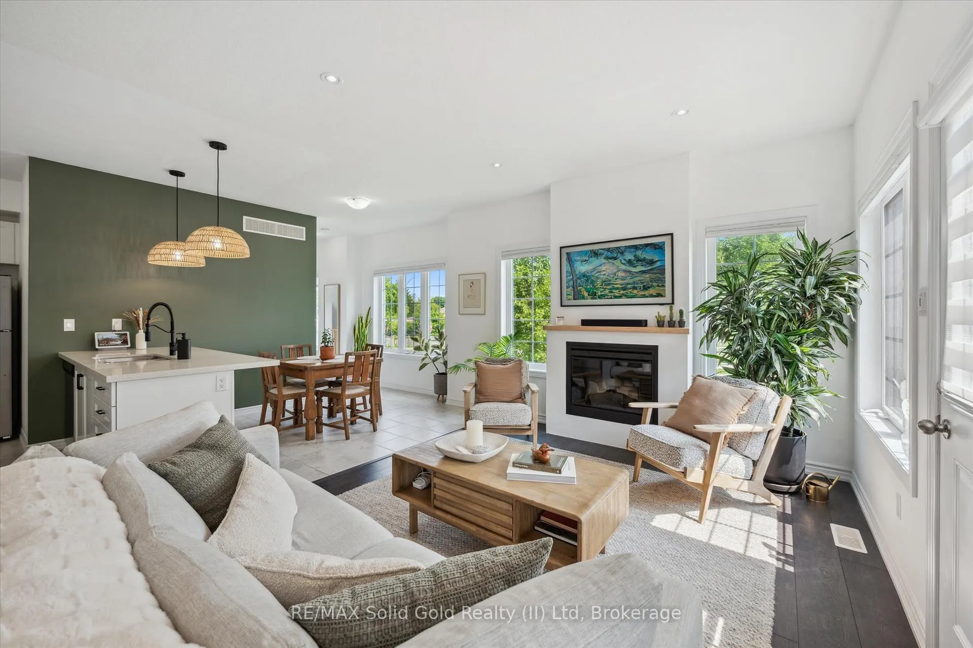 Photo 10 of 371A Westwood Drive E, Kitchener — HOMEH