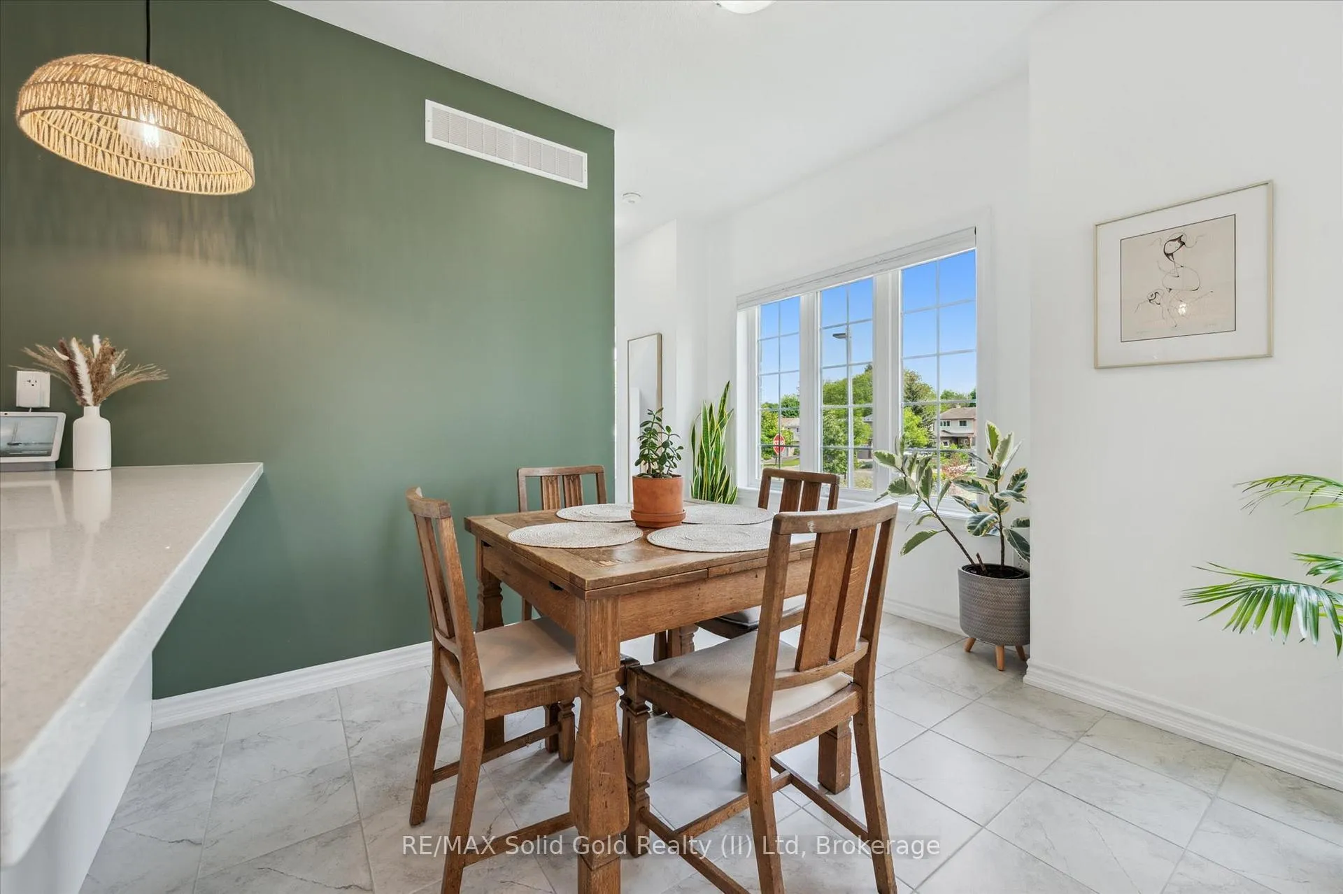 Photo 12 of 371A Westwood Drive E, Kitchener — HOMEH