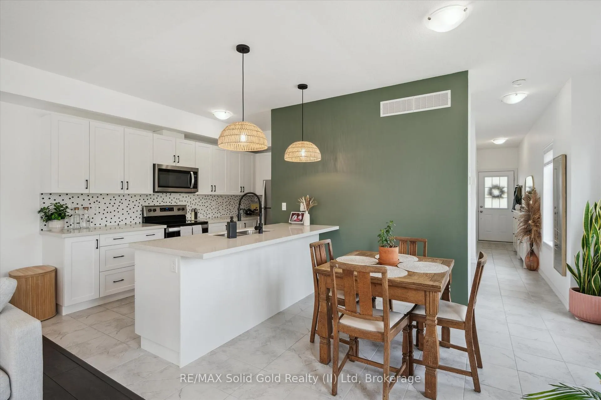 Photo 13 of 371A Westwood Drive E, Kitchener — HOMEH