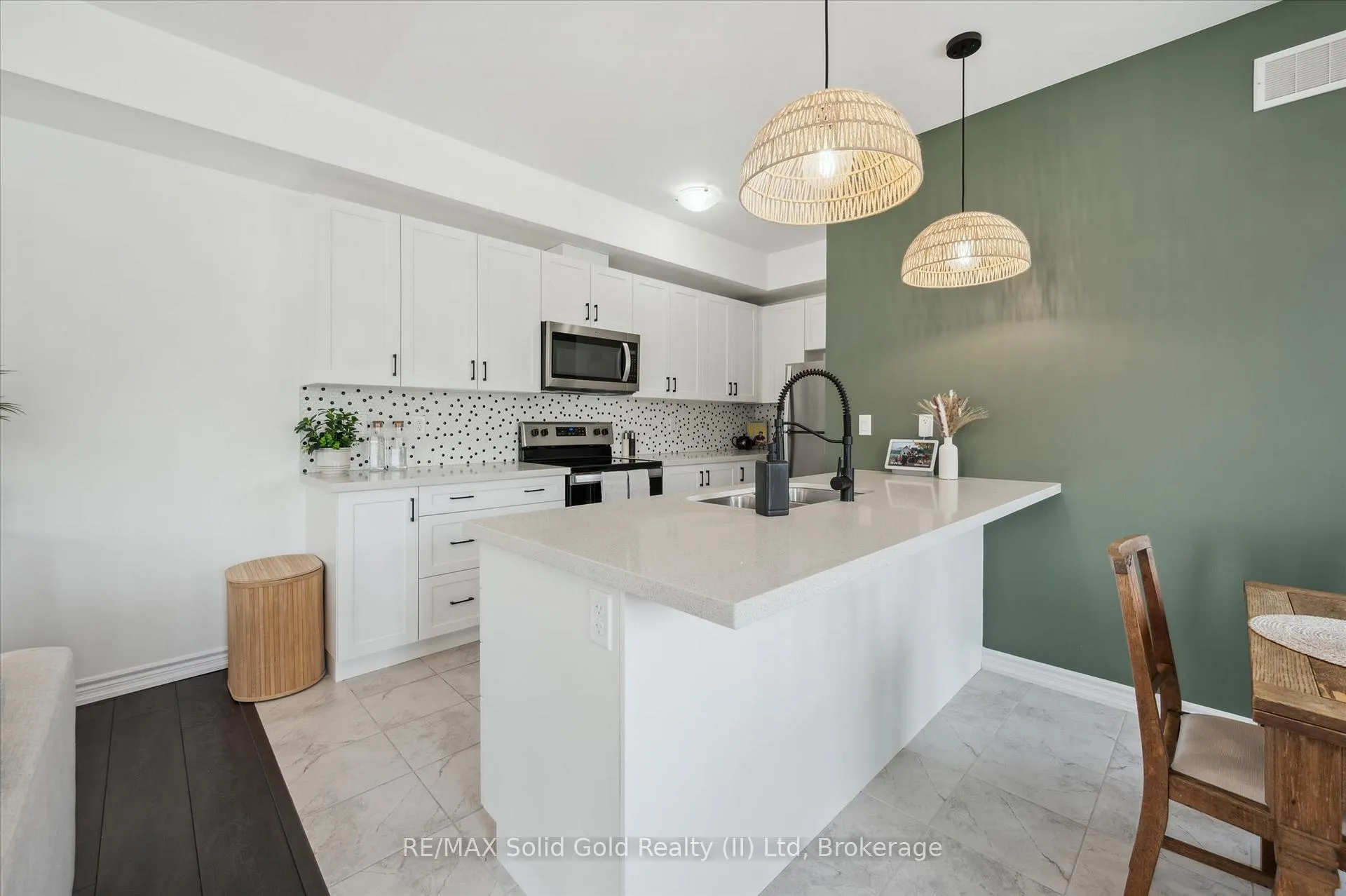 Photo 14 of 371A Westwood Drive E, Kitchener — HOMEH