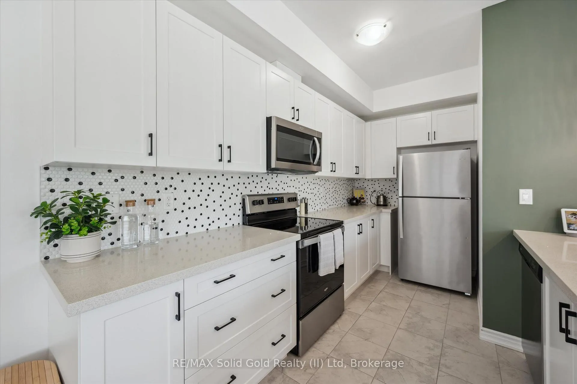 Photo 16 of 371A Westwood Drive E, Kitchener — HOMEH