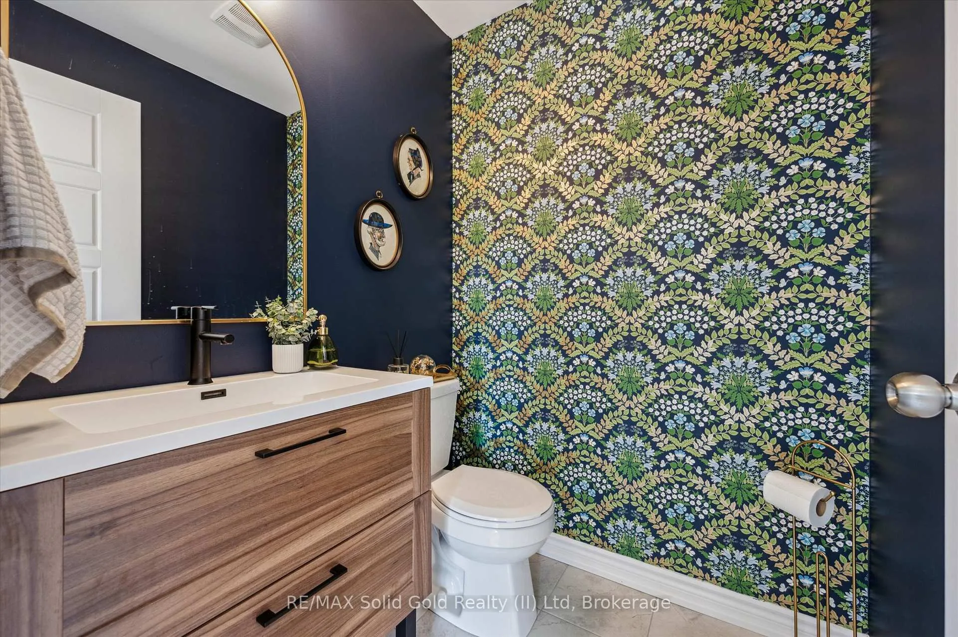 Photo 19 of 371A Westwood Drive E, Kitchener — HOMEH