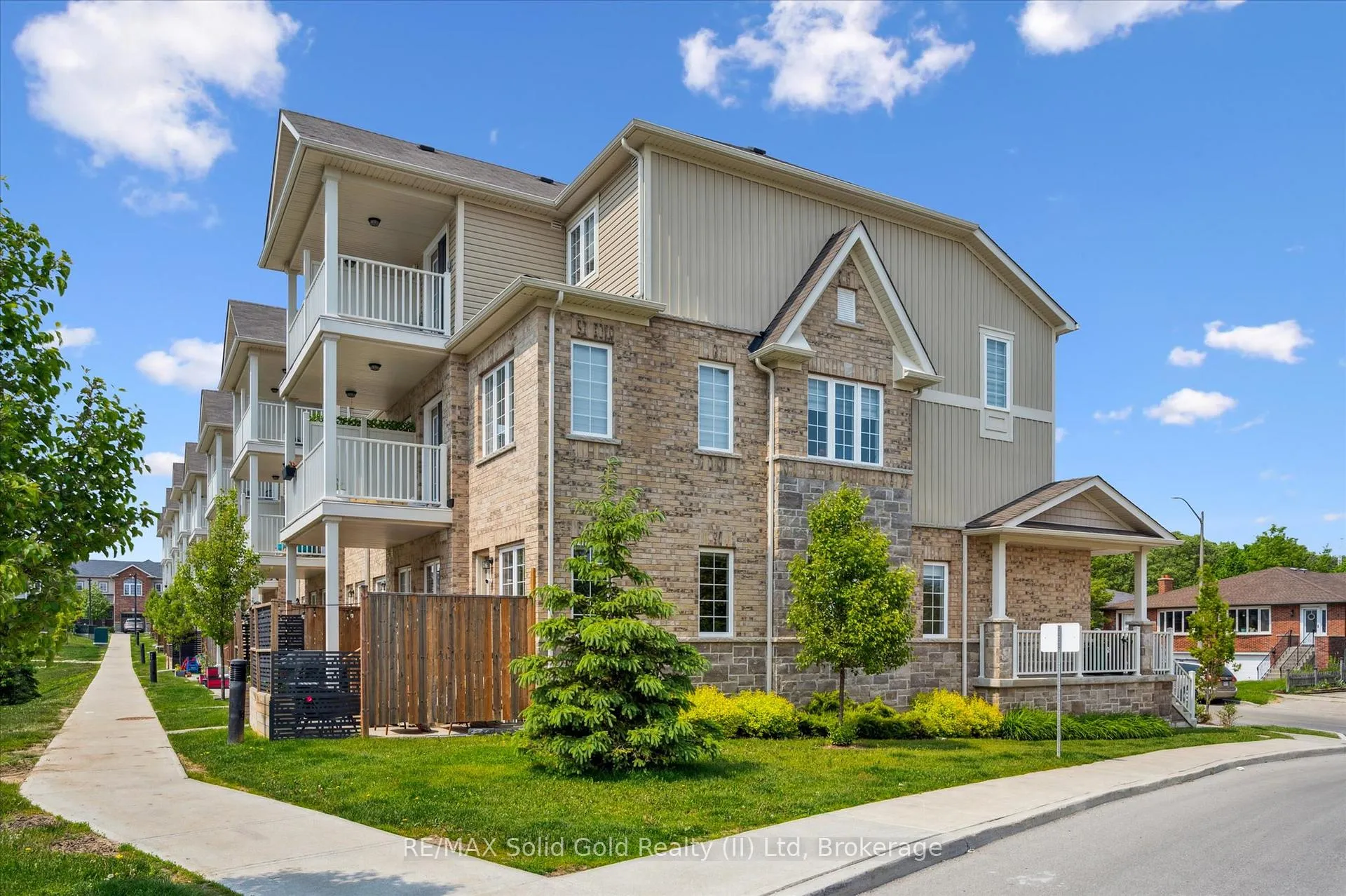 Photo 32 of 371A Westwood Drive E, Kitchener — HOMEH