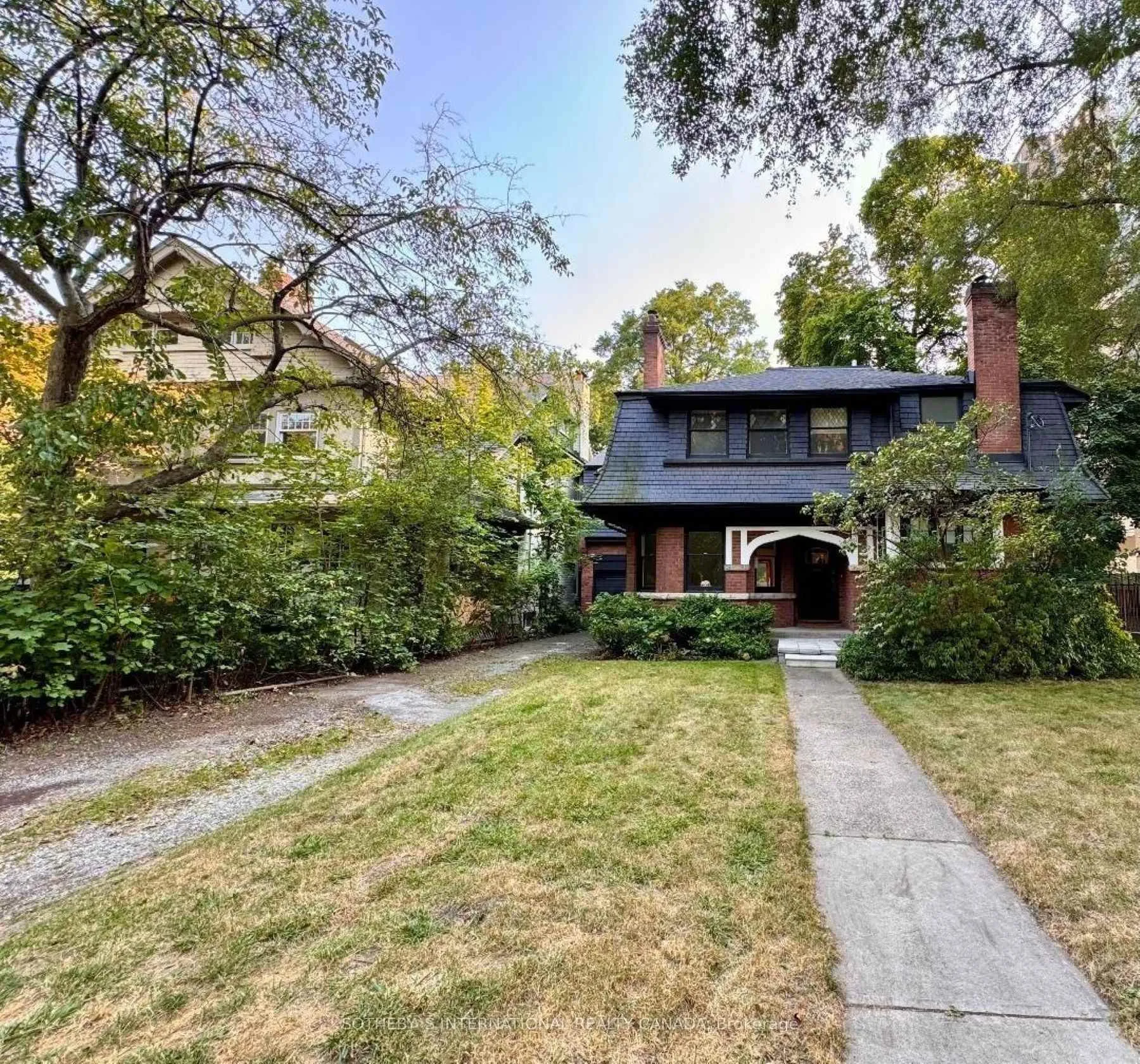 Photo 2 of 147B Farnham Avenue, Toronto, Yonge-St. Clair — HOMEH