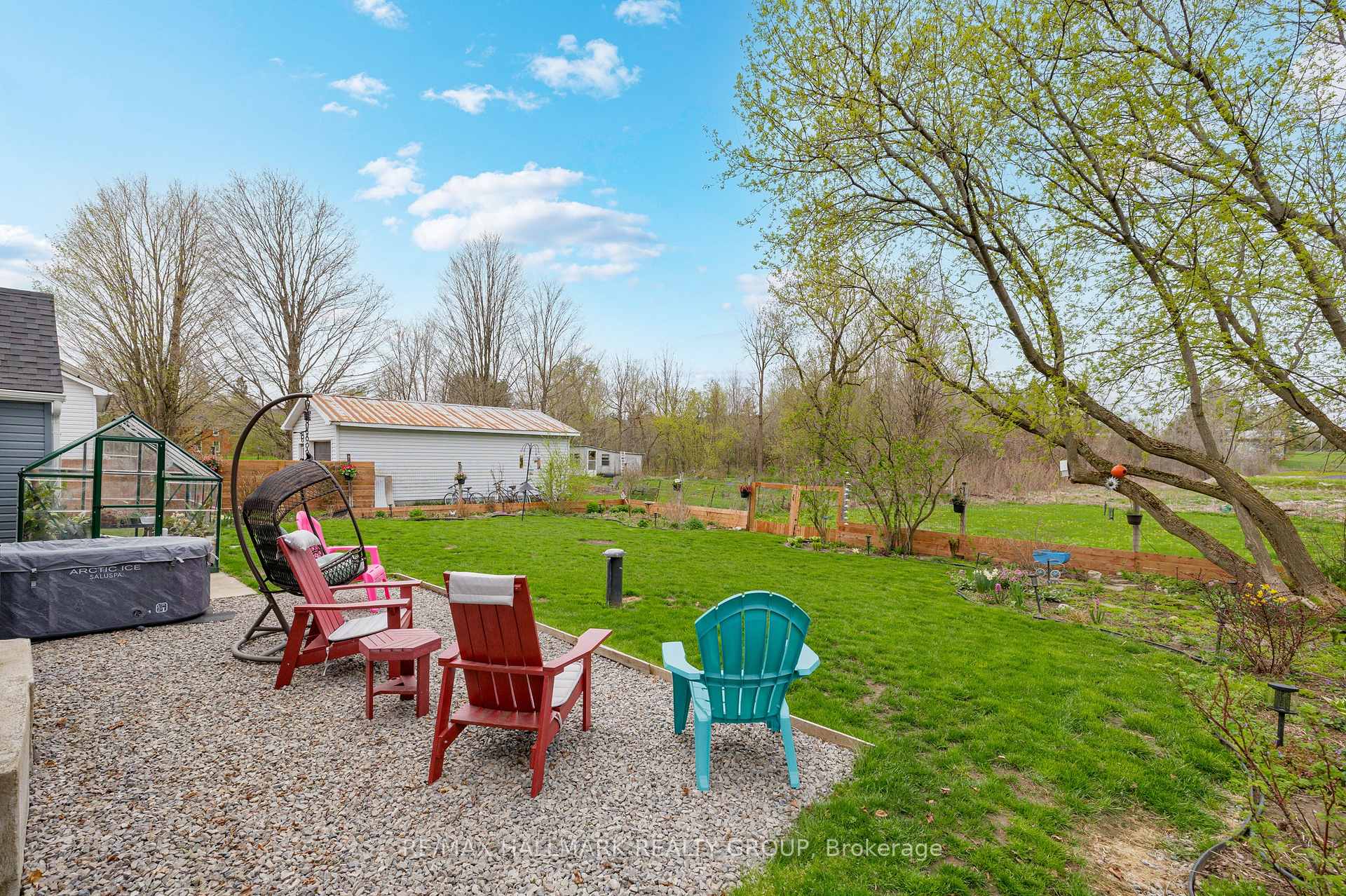 Photo 19 of 40 Centre Street, Edwardsburgh/Cardinal, Edwardsburgh/Cardinal Twp — HOMEH