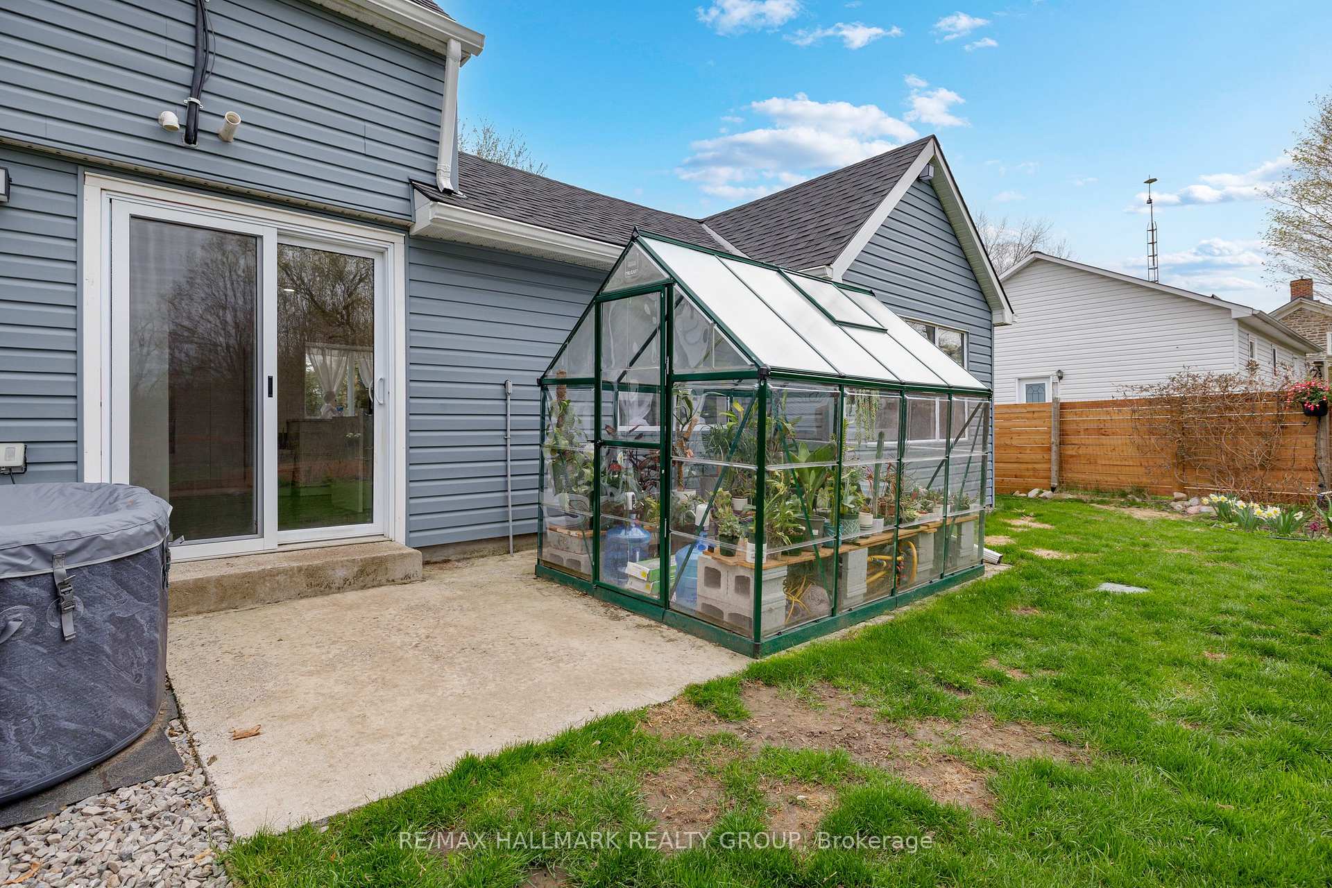 Photo 20 of 40 Centre Street, Edwardsburgh/Cardinal, Edwardsburgh/Cardinal Twp — HOMEH