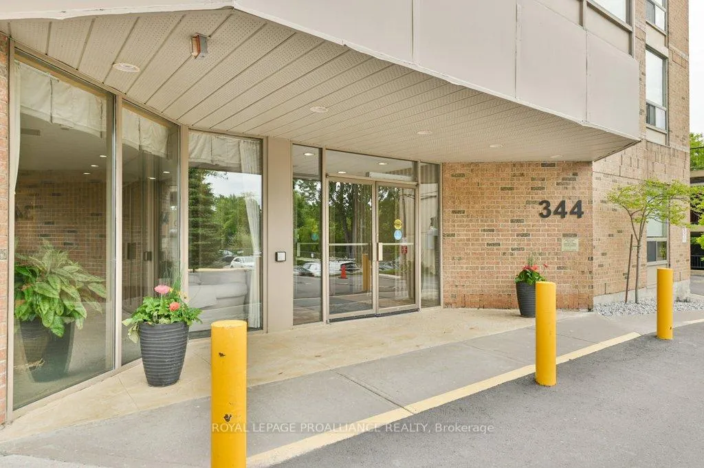 Photo 5 of Unit 906, 344 Front Street, Belleville, Belleville Ward — HOMEH