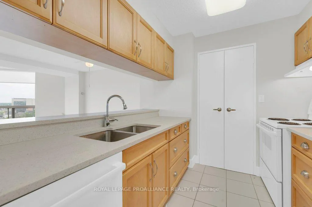 Photo 10 of Unit 906, 344 Front Street, Belleville, Belleville Ward — HOMEH