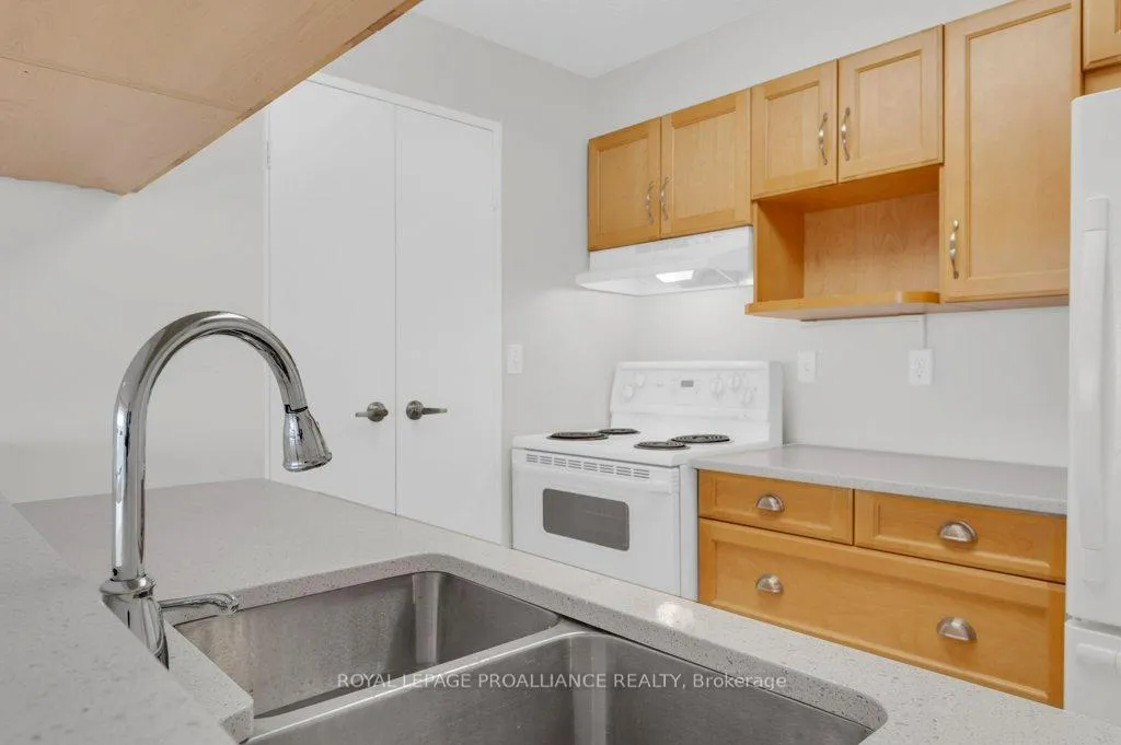 Photo 13 of Unit 906, 344 Front Street, Belleville, Belleville Ward — HOMEH