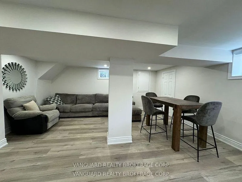 Photo 4 of Unit Basement, 53 Haida Drive E, Aurora, Aurora Heights — HOMEH