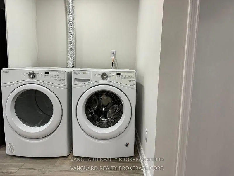 Photo 5 of Unit Basement, 53 Haida Drive E, Aurora, Aurora Heights — HOMEH