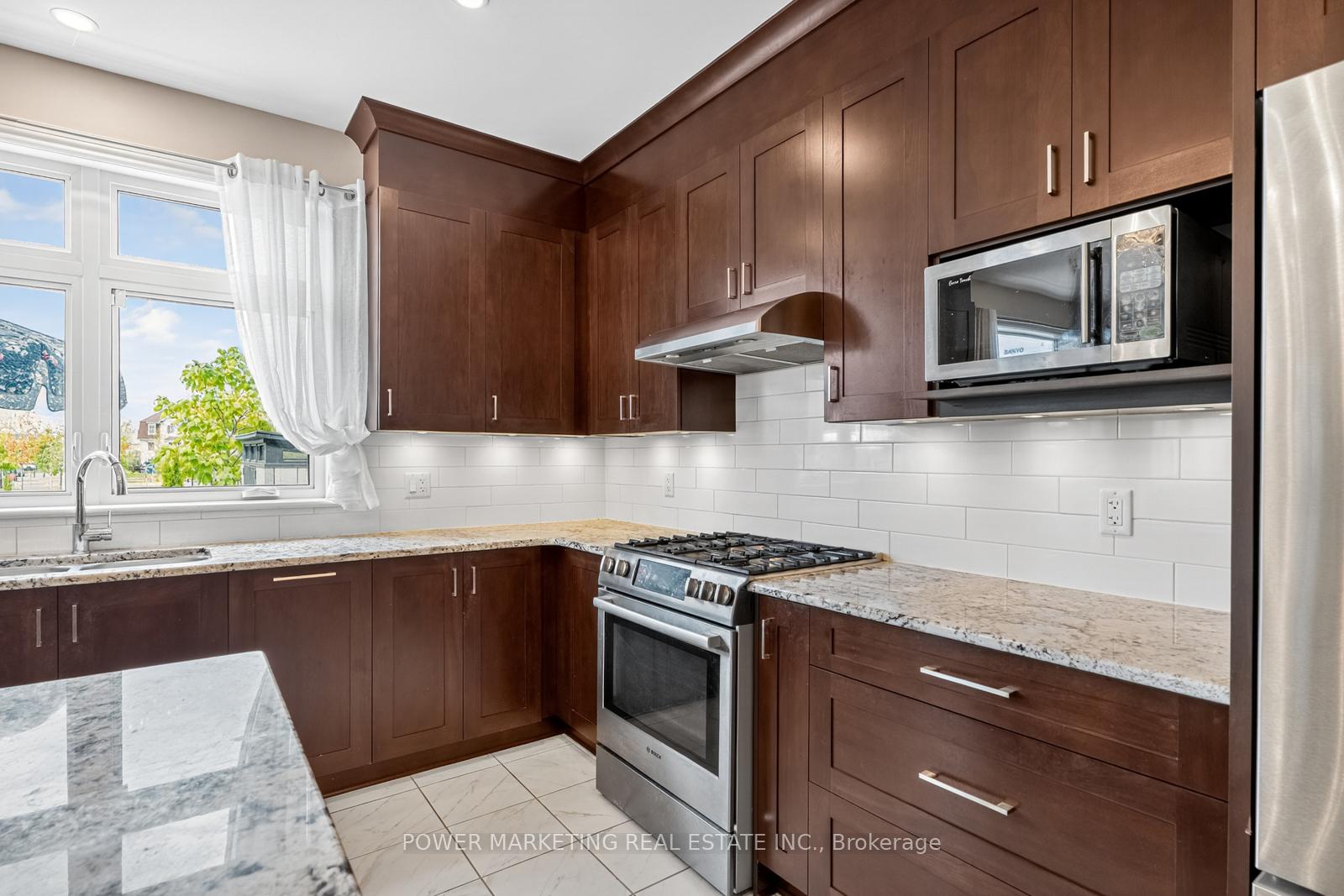 Photo 16 of 692 Egret Way, Ottawa, Barrhaven - Half Moon Bay — HOMEH