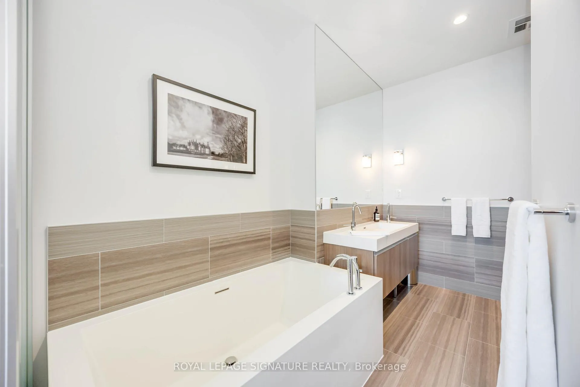 Photo 13 of Unit 3504, 390 Cherry Street, Toronto, Waterfront Communities — HOMEH