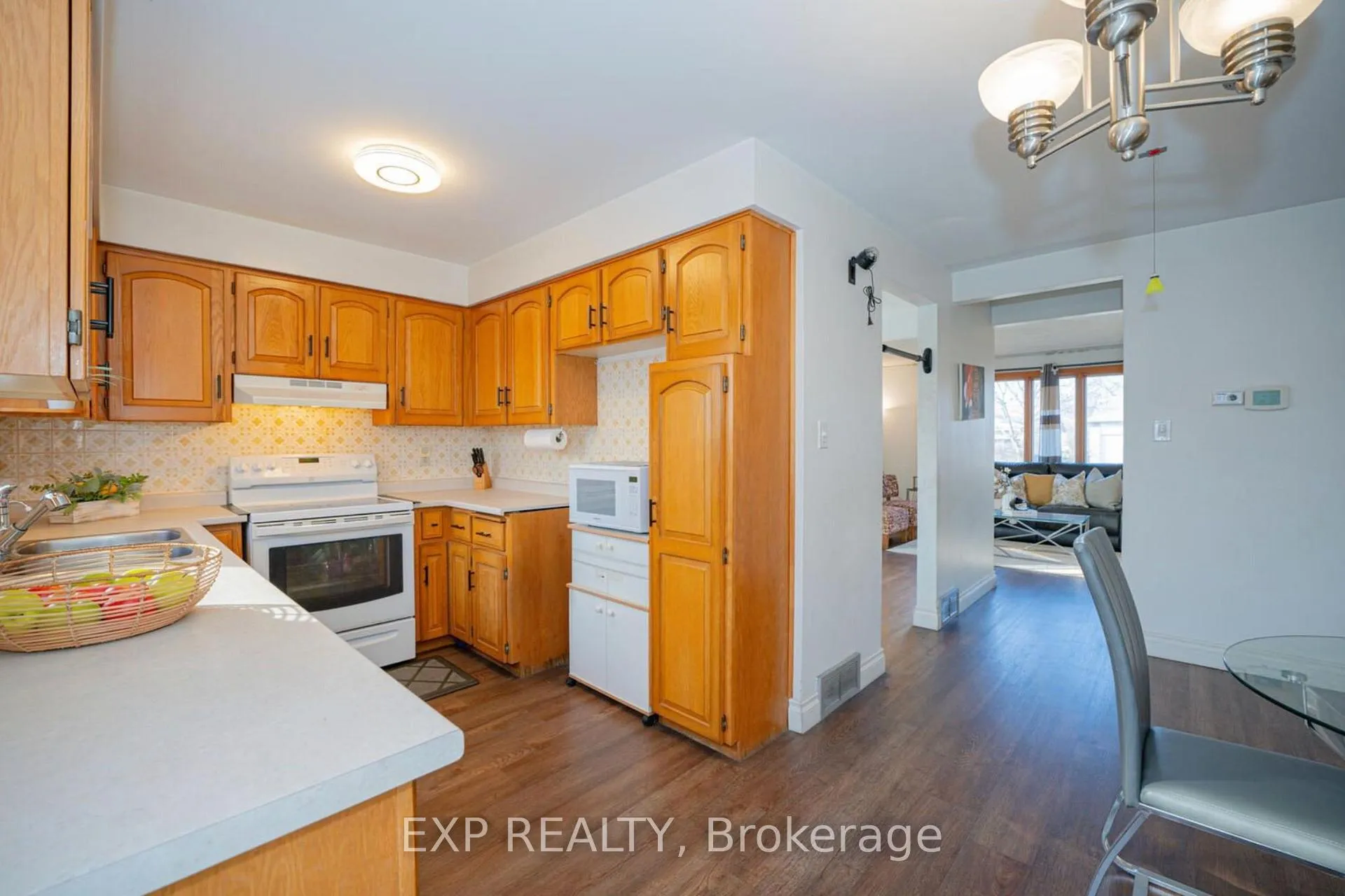 Photo 8 of 84 Wimbleton Crescent, Kitchener — HOMEH