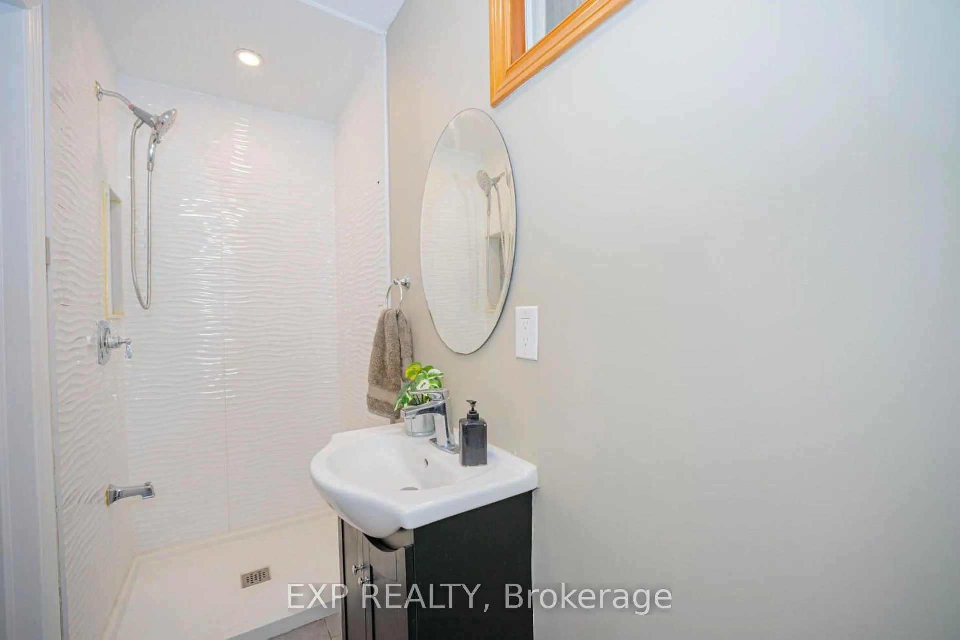 Photo 9 of 84 Wimbleton Crescent, Kitchener — HOMEH
