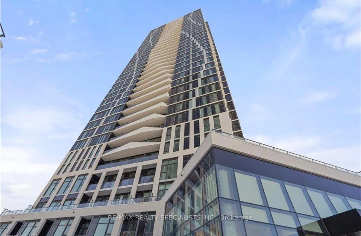 Front of Unit 1811, 25 Wellington Street S