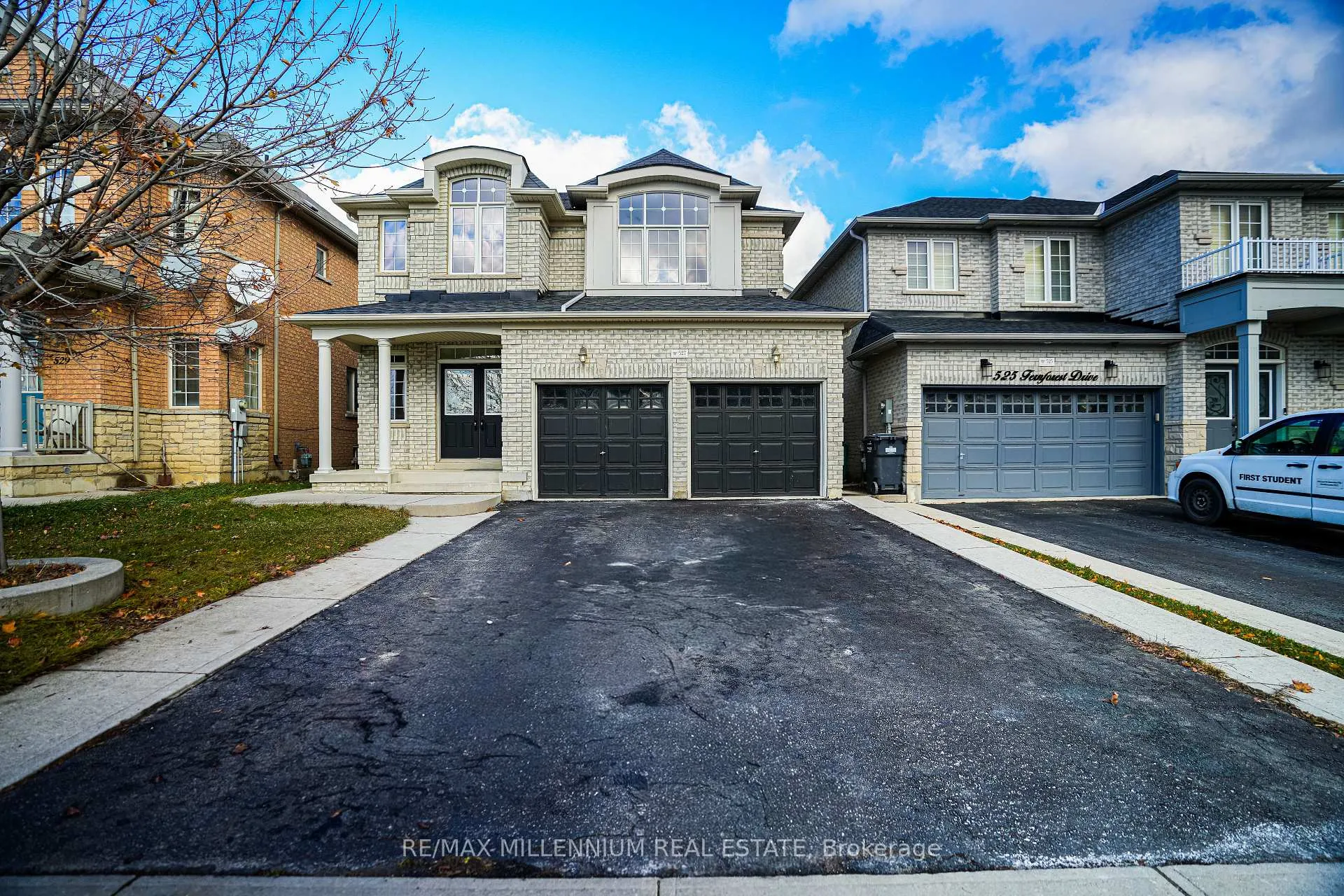Front of 527 Fernforest Drive