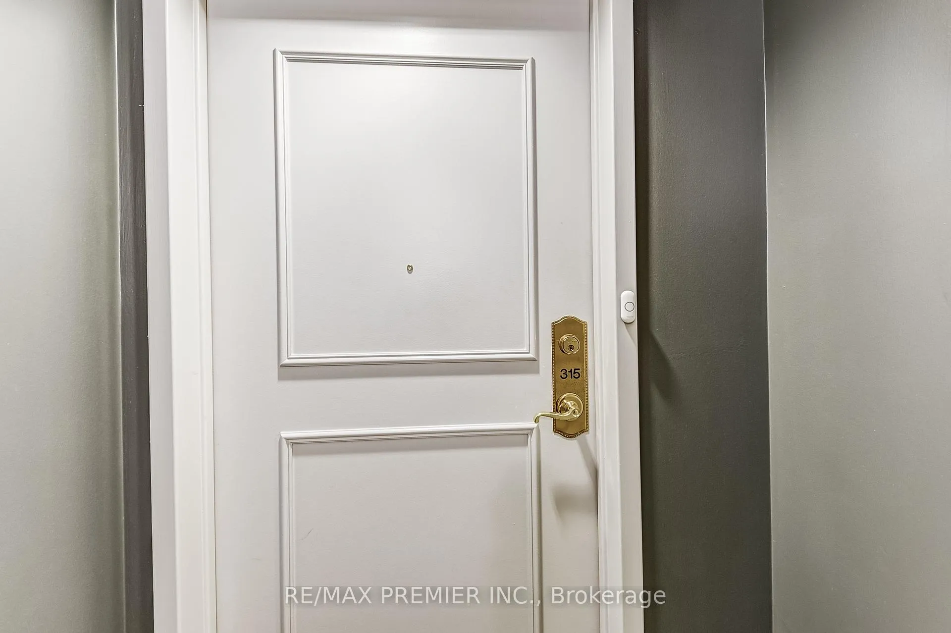 Photo 3 of Unit 315, 2500 Rutherford Road, Vaughan, Maple — HOMEH