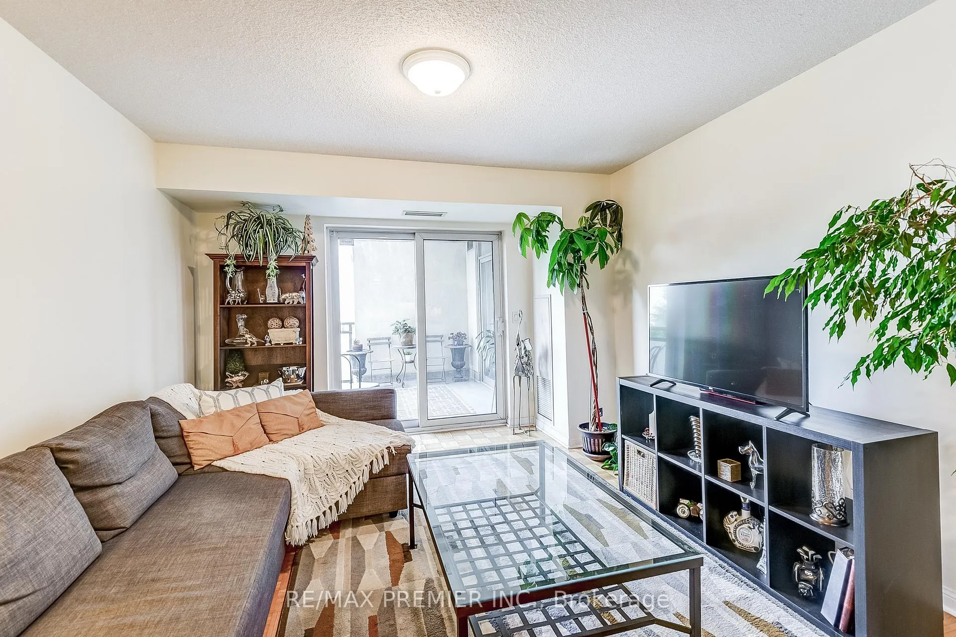 Photo 12 of Unit 315, 2500 Rutherford Road, Vaughan, Maple — HOMEH